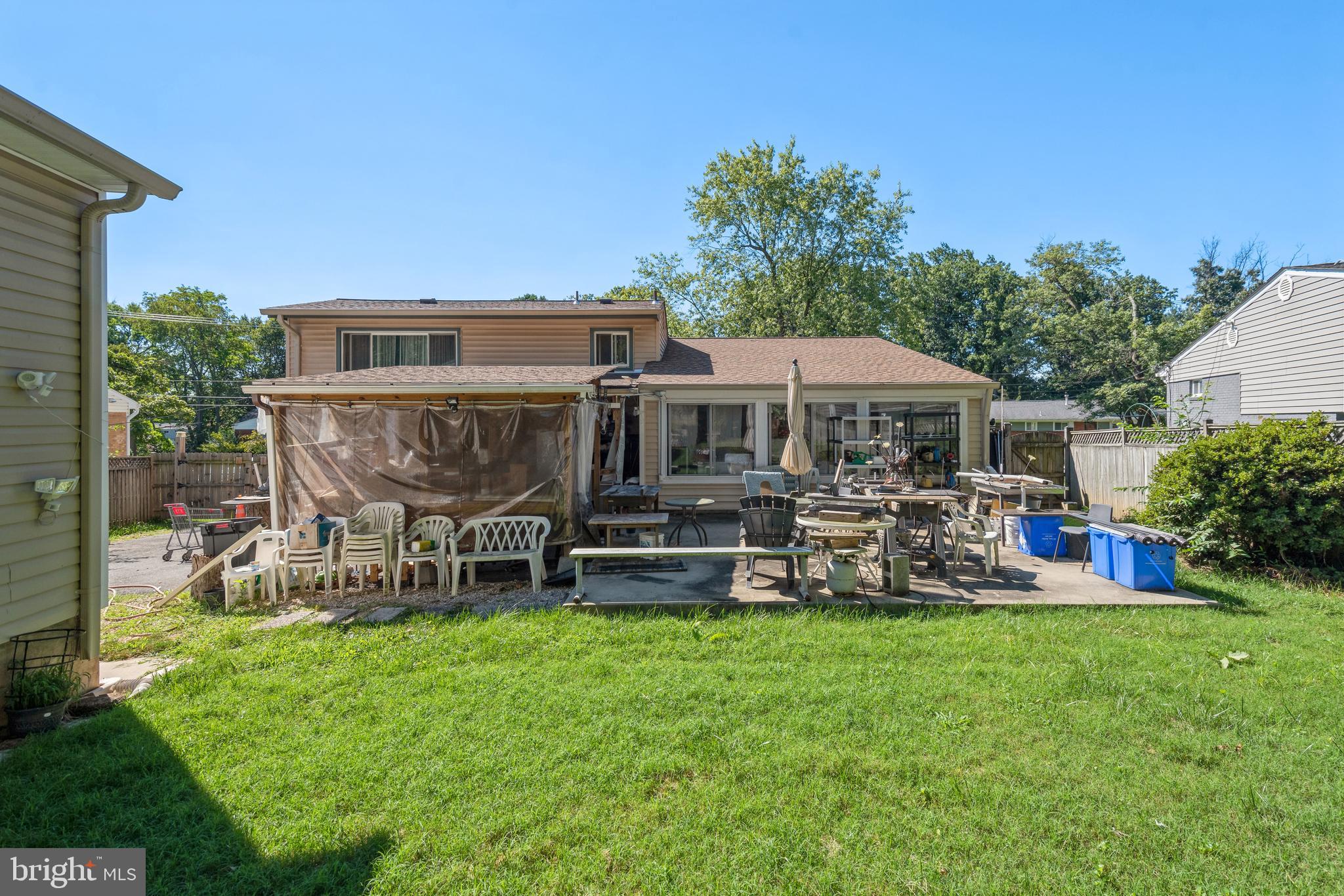 ENGLISH MANOR - Residential