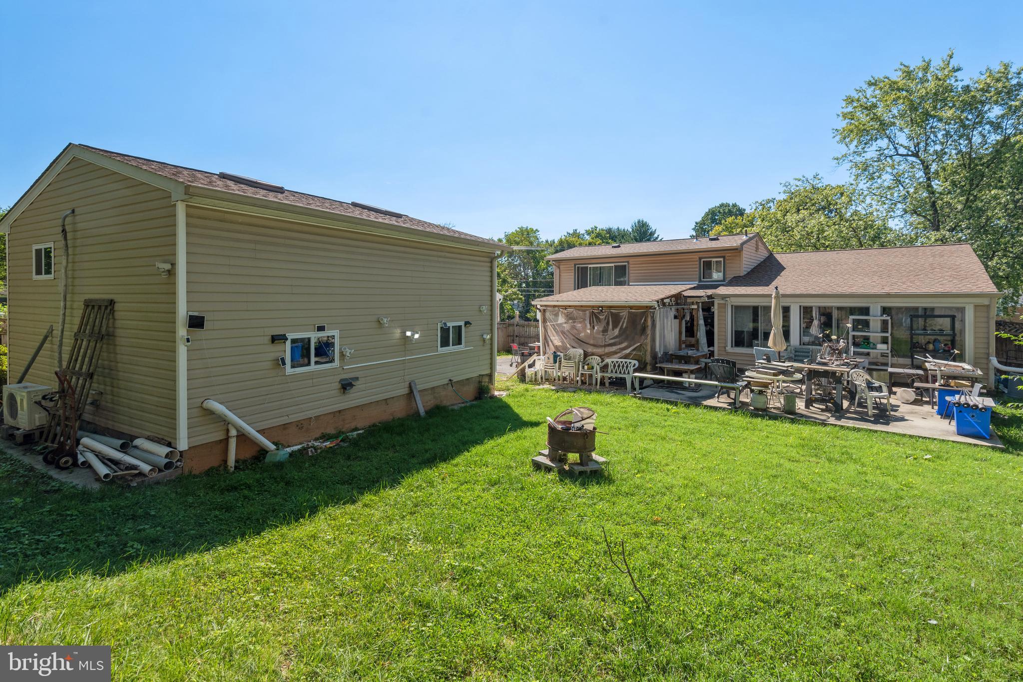 ENGLISH MANOR - Residential