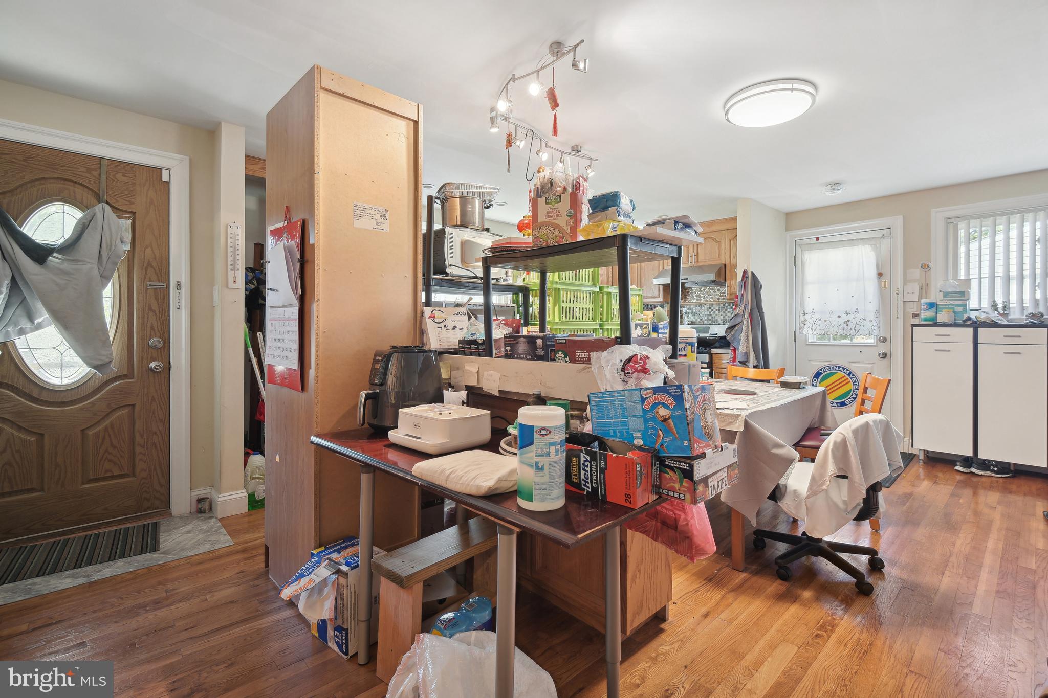 ENGLISH MANOR - Residential