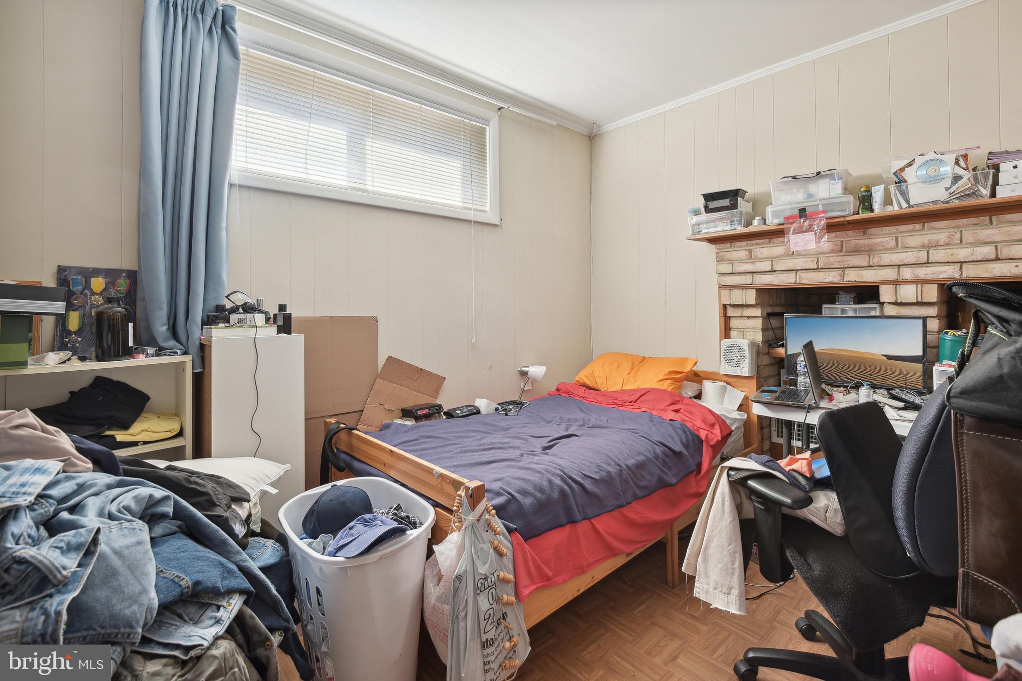 ENGLISH MANOR - Residential