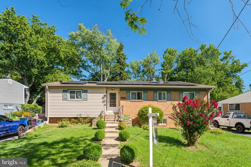 Welcome to this wonderful home in the sought after English Manor area of Rockville / Aspen Hill. See beyond the clutter and this is a wonderful home in a sought after neighborhood for a great value!

This four bedroom two-half bathroom home boasts an open floor plan with lovely hard wood floors throughout the main level. The kitchen is perfect for entertaining with tons of cabinets, stainless steel appliances. The sunroom off of the living room is perfect for year-round hanging and leads to an enclosed porch addition. Th expansive yard also has a newly built 2-vehicle garage which is very rare. The solar panels will greatly reduce costs and you'll be helping out the environment too :)

A short bike ride or drive (1.1 miles) to the Aspen Hill Shopping Center (Giant Food, CVS, Montgomery County Liquors, Panera Bread, Sarku Japan, Chipotle, McDonalds and more)

Welcome home to easy living.....