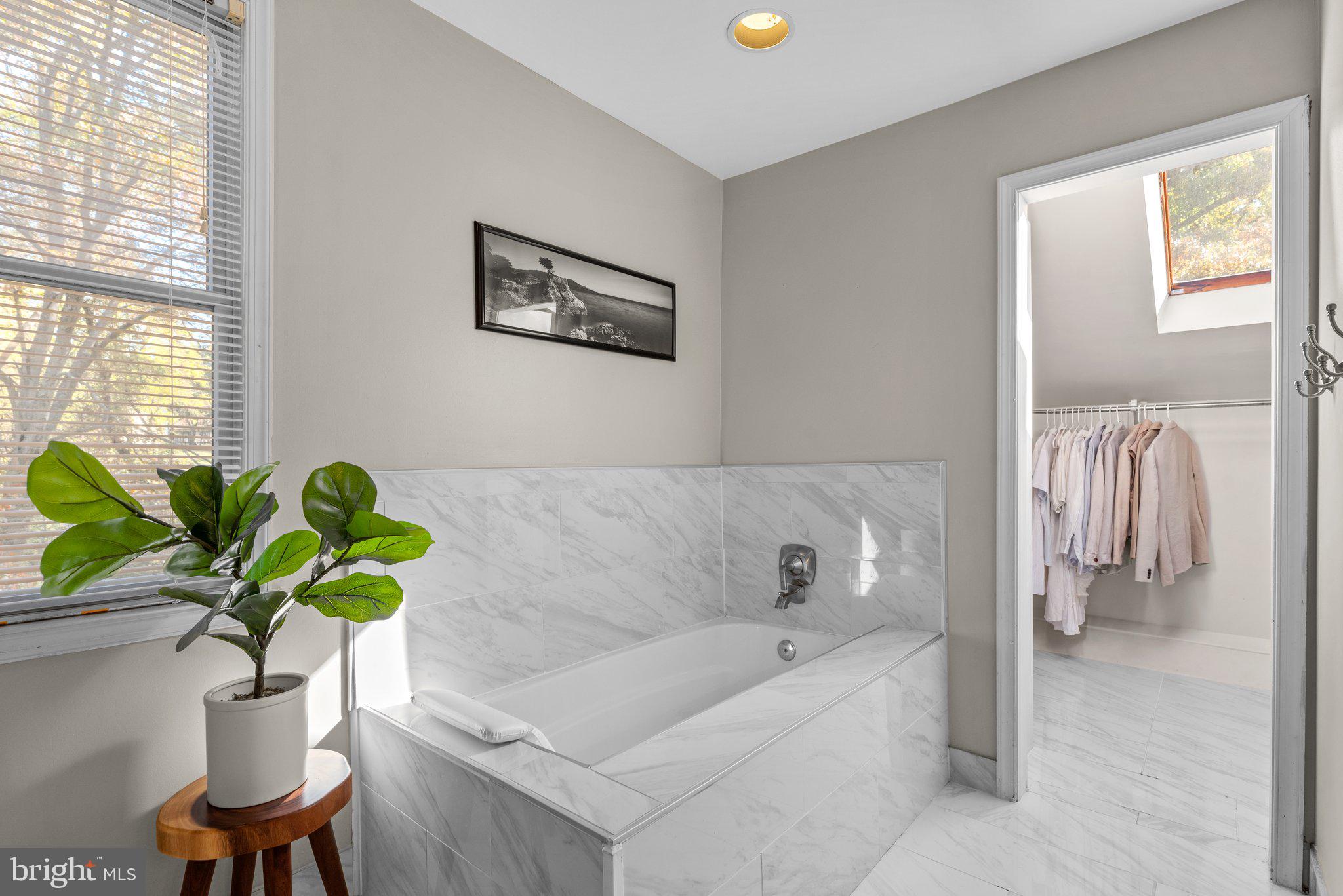 VILLAGE OF OAKLAND MILLS - Residential