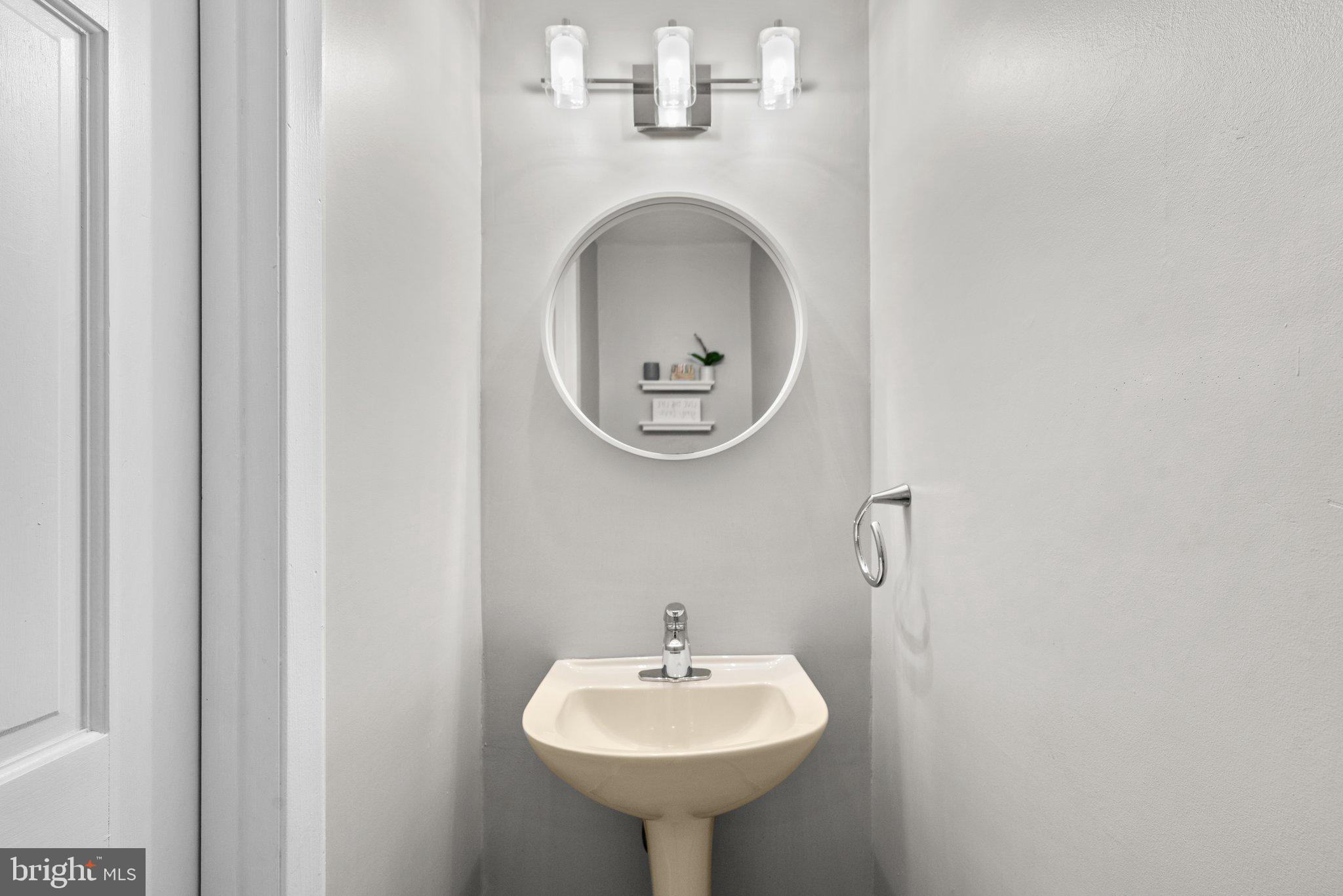 VILLAGE OF OAKLAND MILLS - Residential