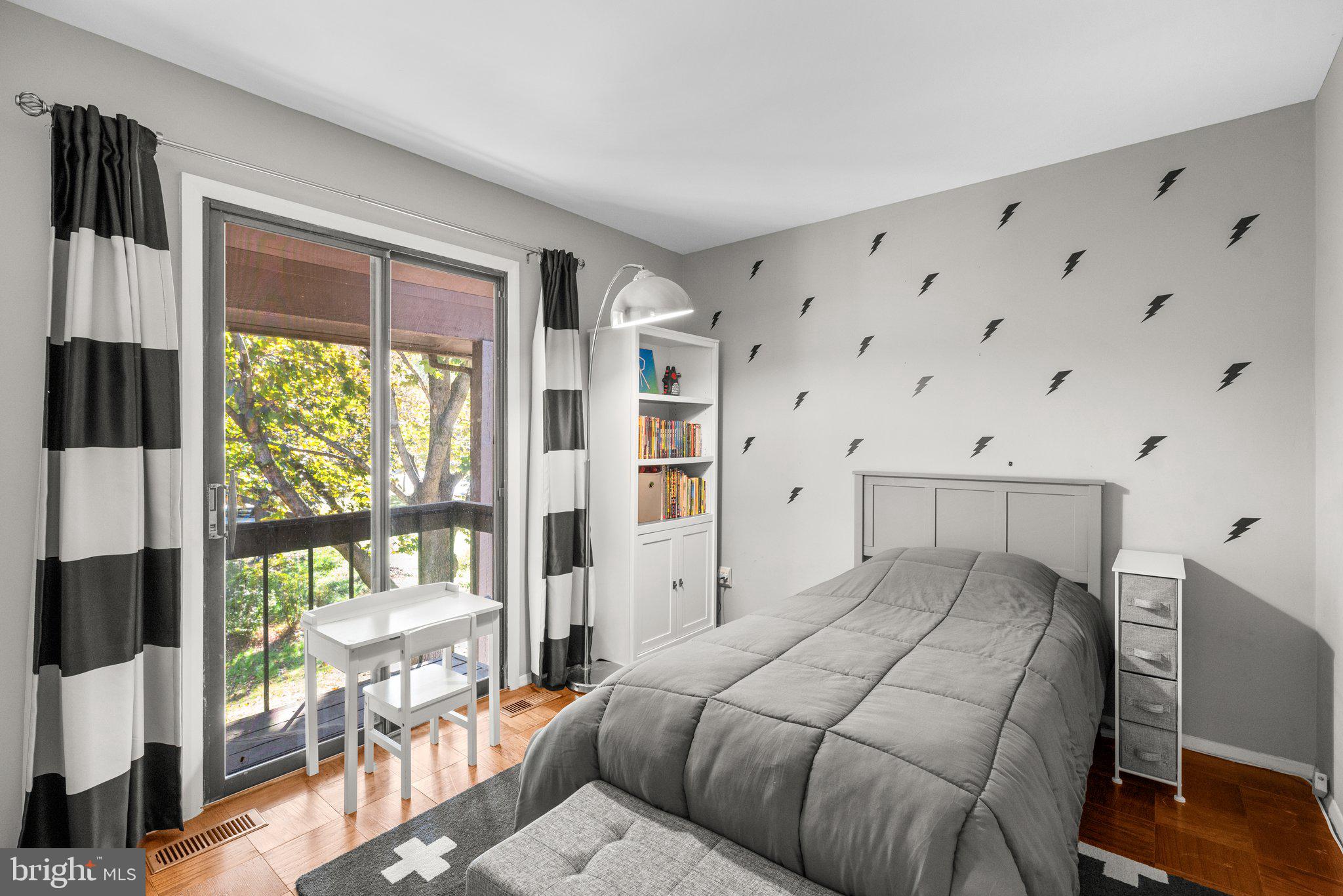 VILLAGE OF OAKLAND MILLS - Residential