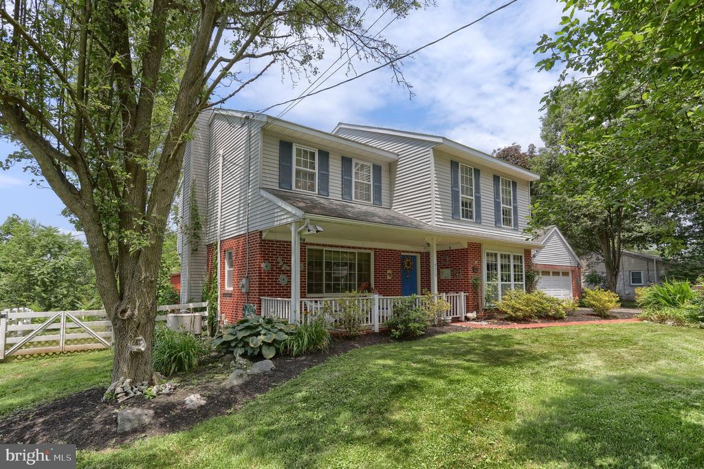Photo of 975 Groff Avenue, ELIZABETHTOWN, PA 17022 (MLS # PALA2072156)
