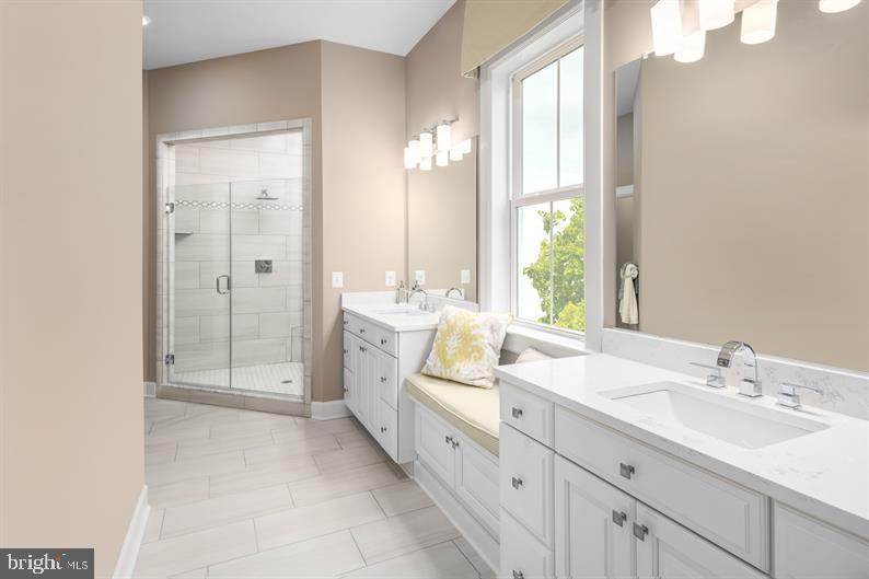 WAYNE GLEN - Residential