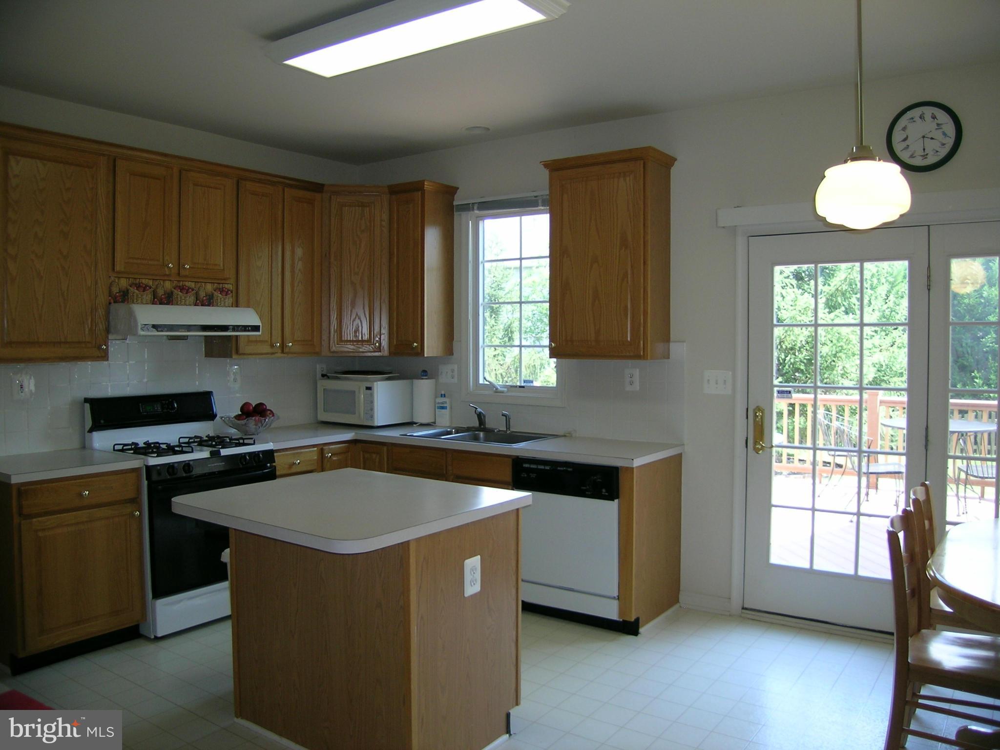 CRIPPENS CORNER - Residential Lease