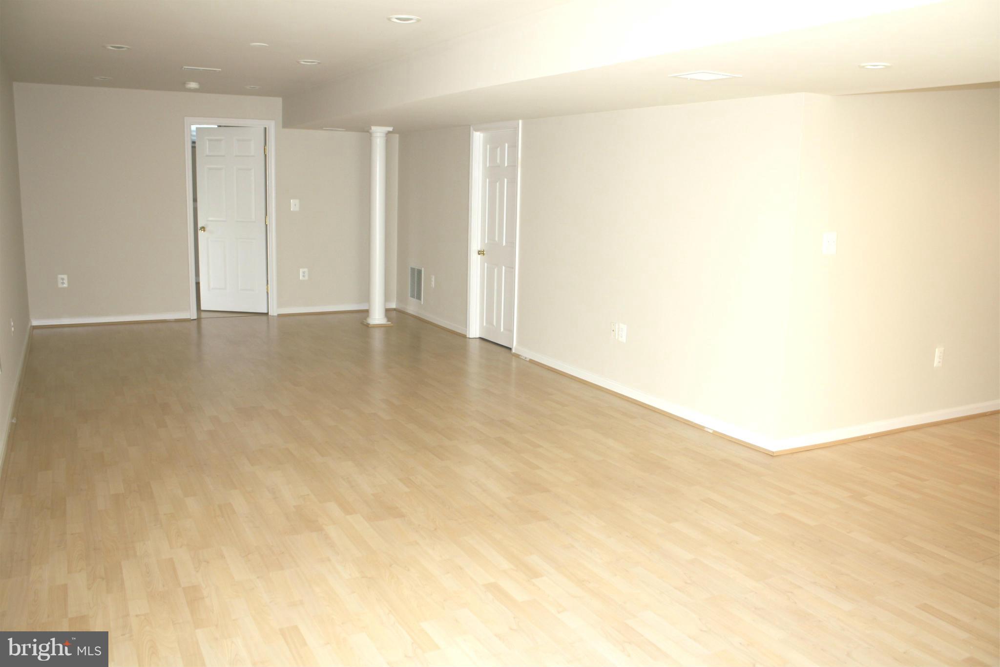 CRIPPENS CORNER - Residential Lease