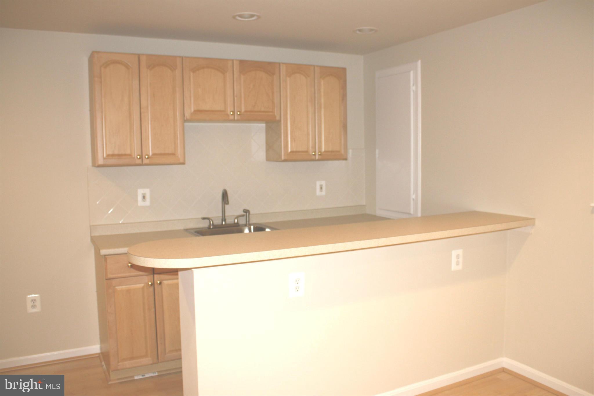 CRIPPENS CORNER - Residential Lease