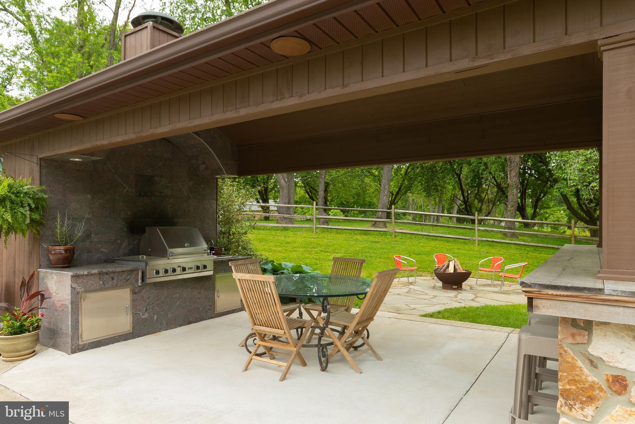 MEADOW BROOK - Residential