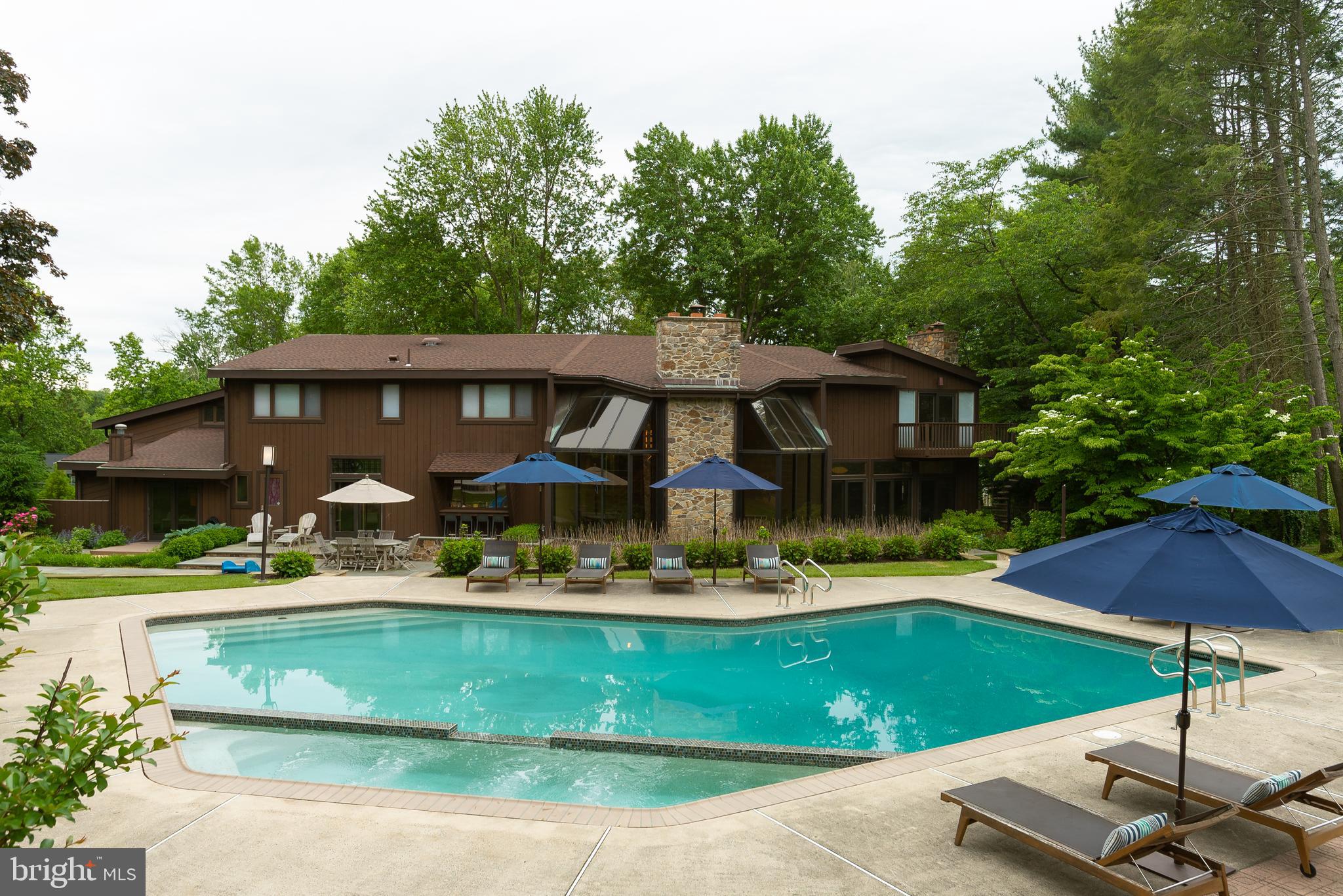 MEADOW BROOK - Residential