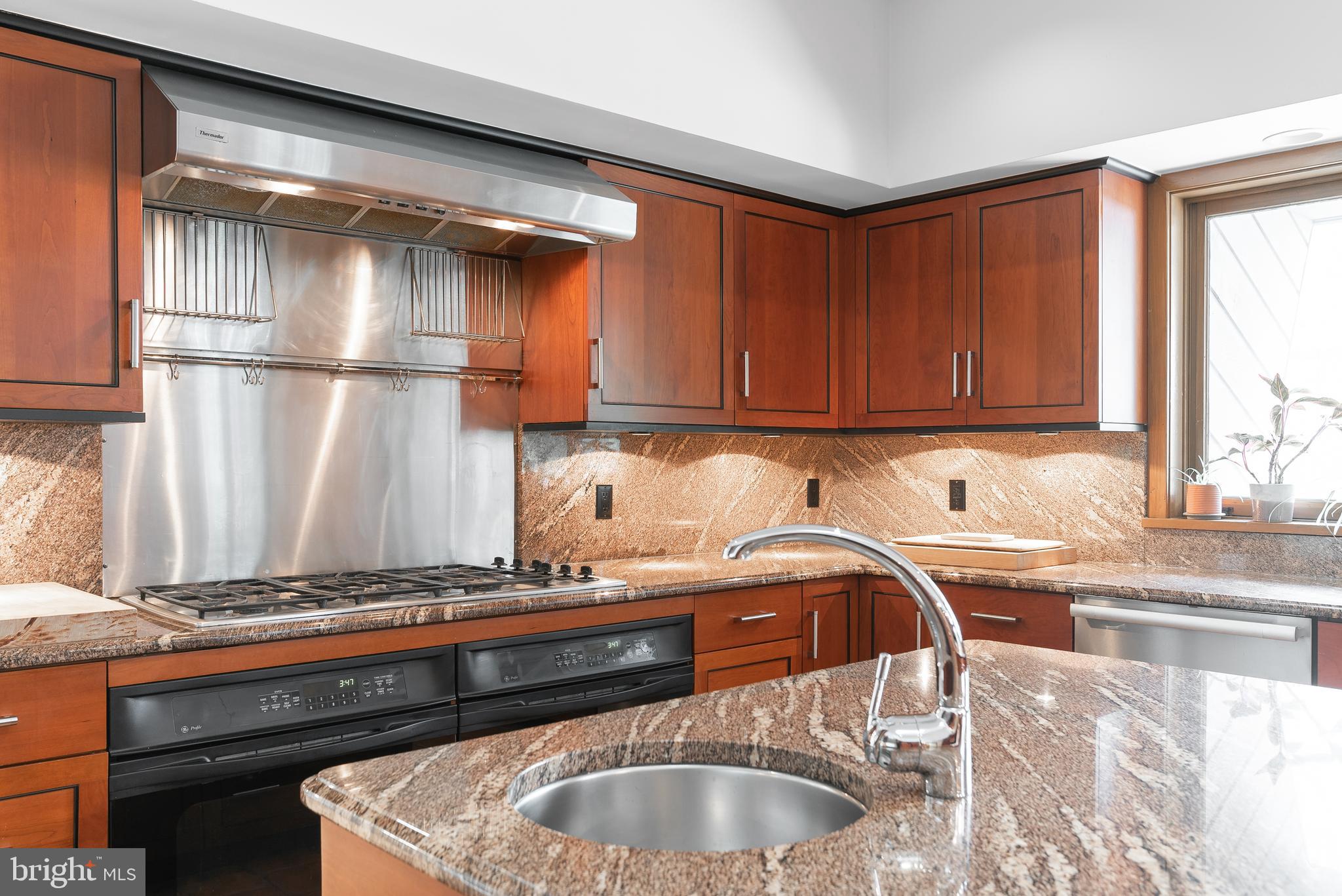 MEADOW BROOK - Residential