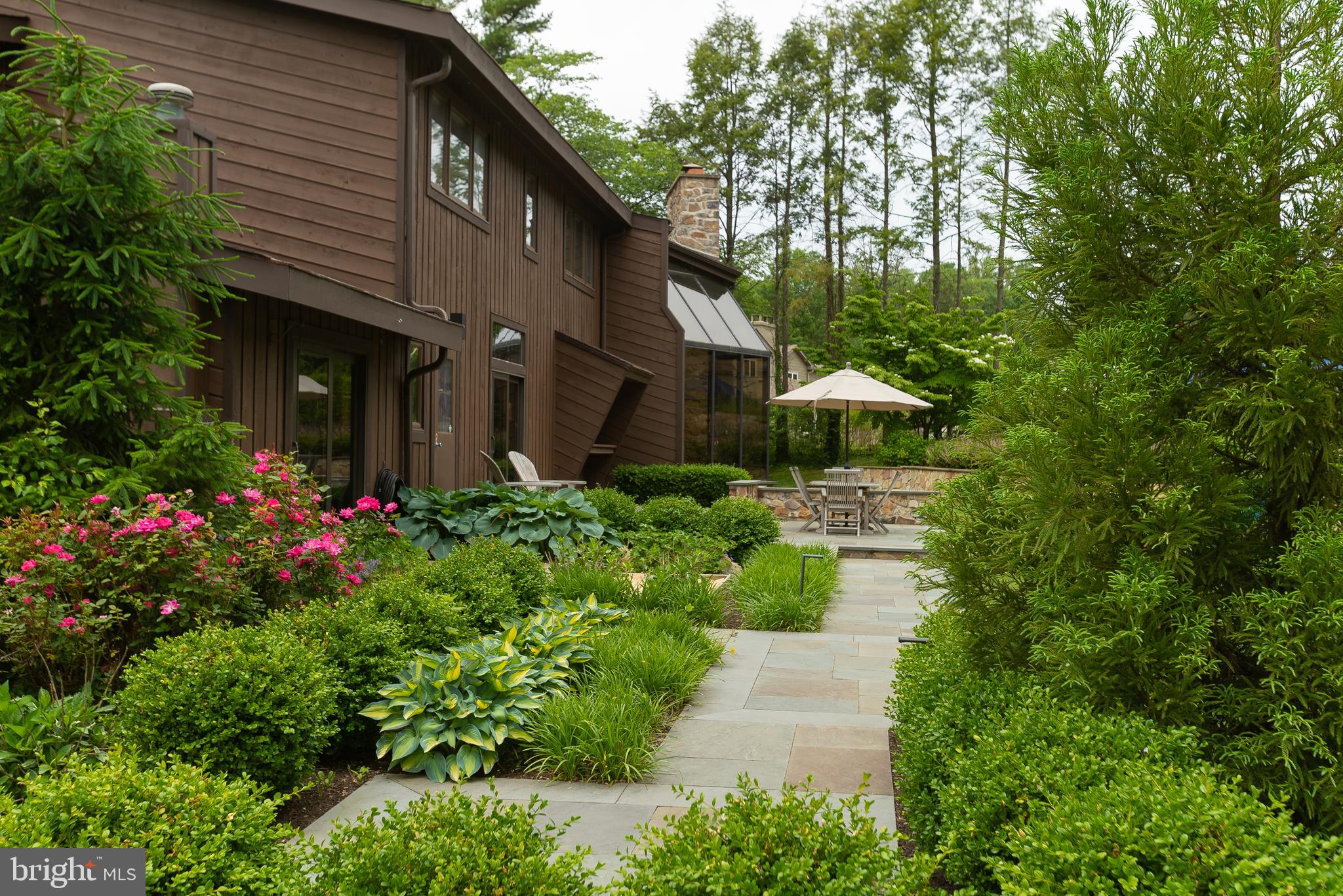 MEADOW BROOK - Residential