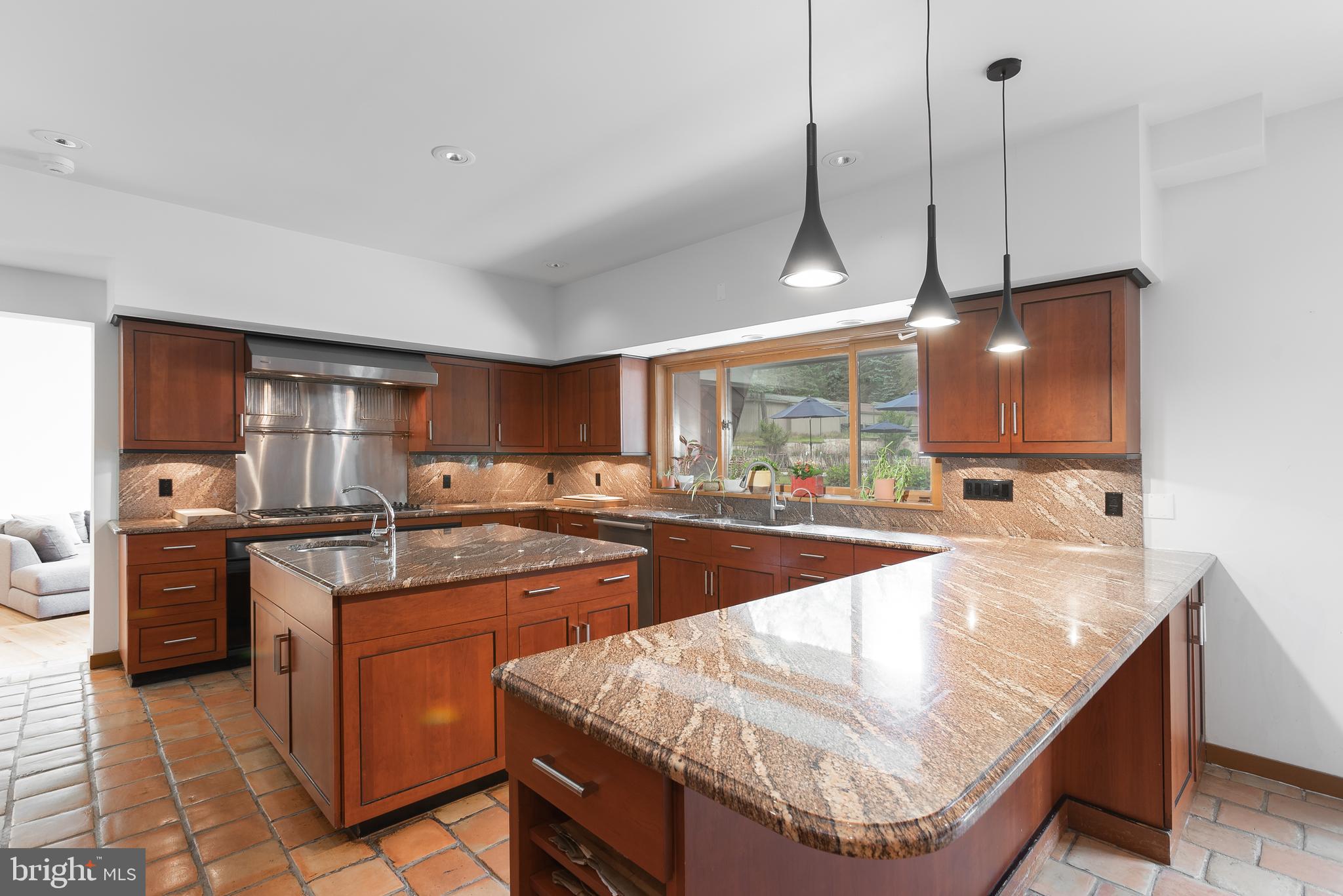 MEADOW BROOK - Residential