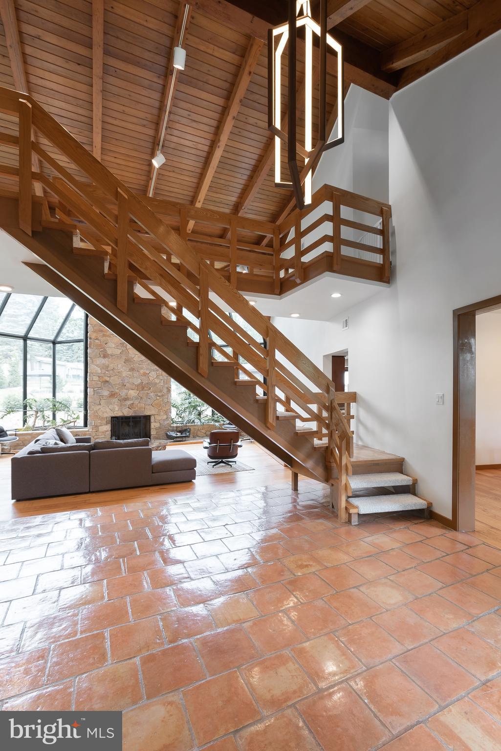 MEADOW BROOK - Residential