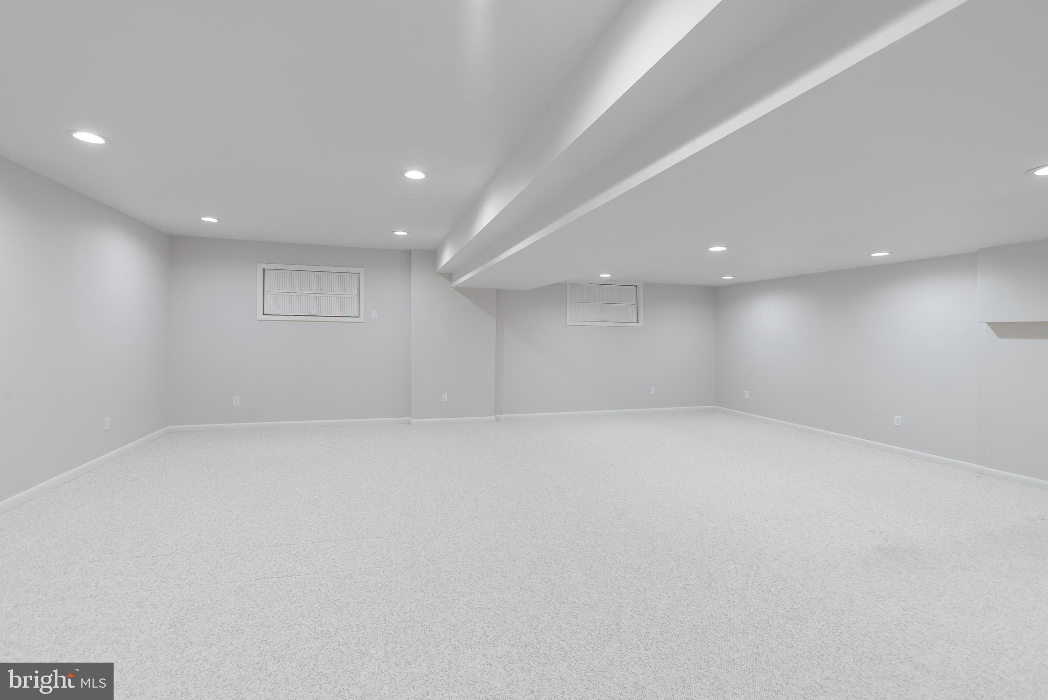 MEADOW BROOK - Residential