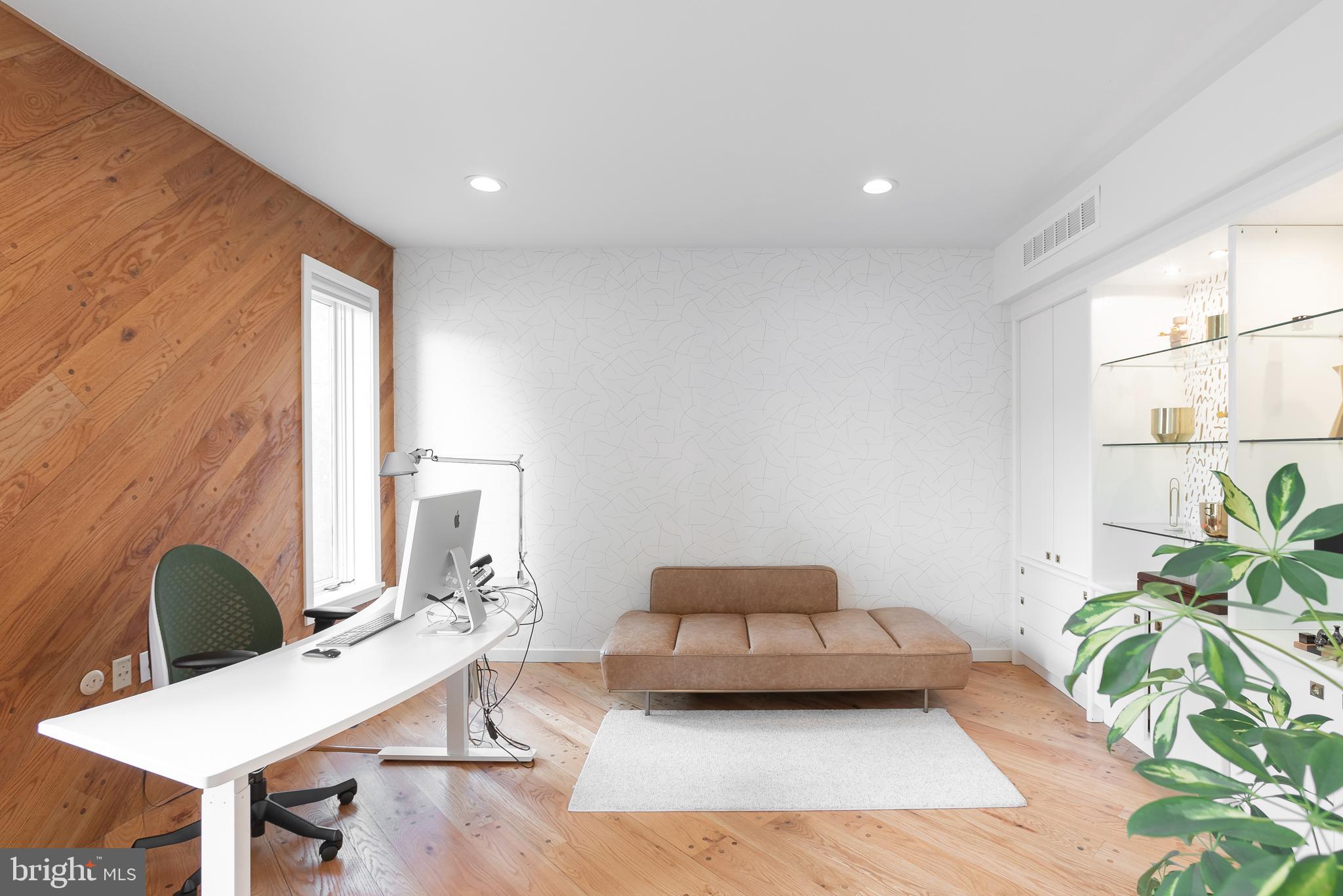 MEADOW BROOK - Residential