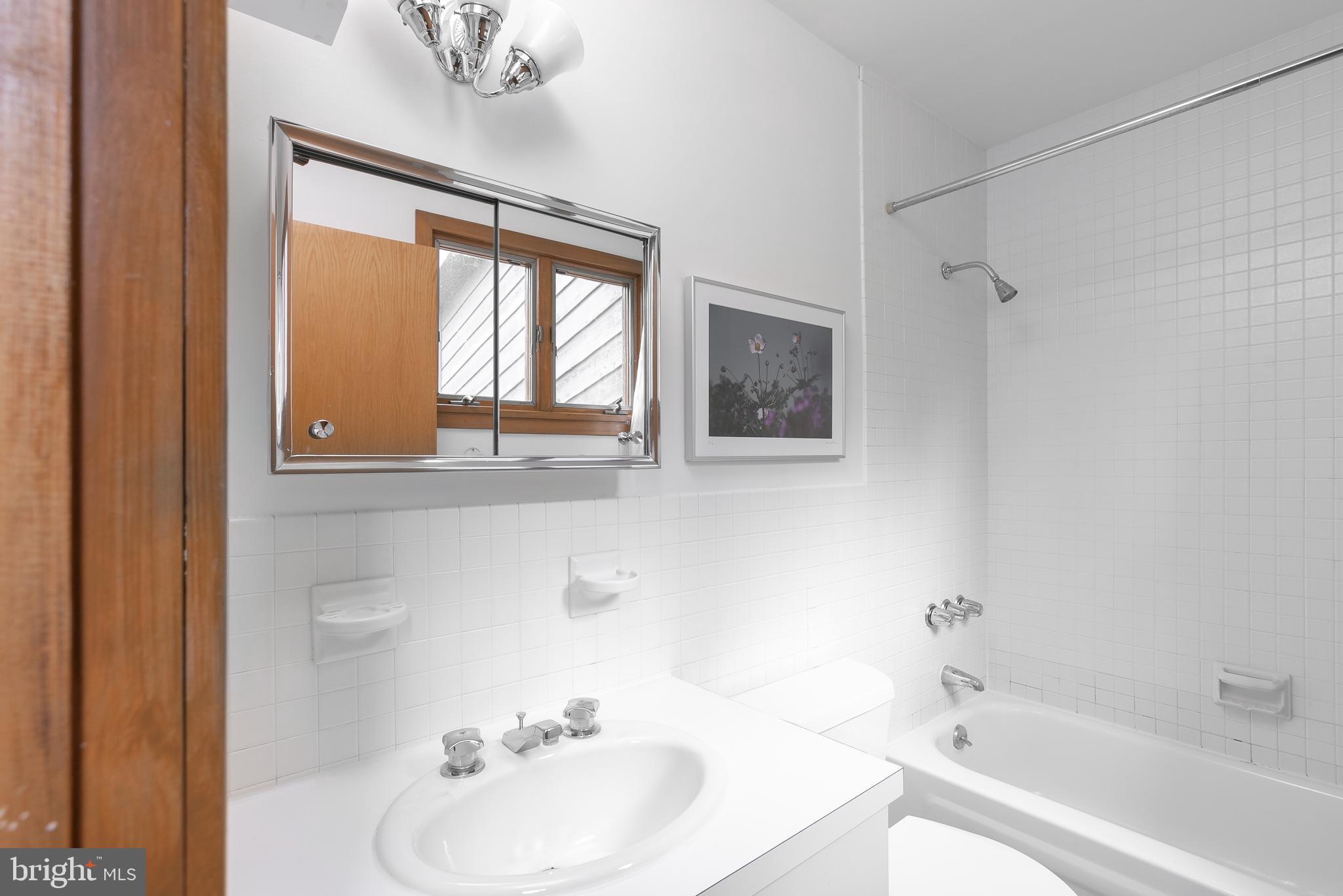 MEADOW BROOK - Residential