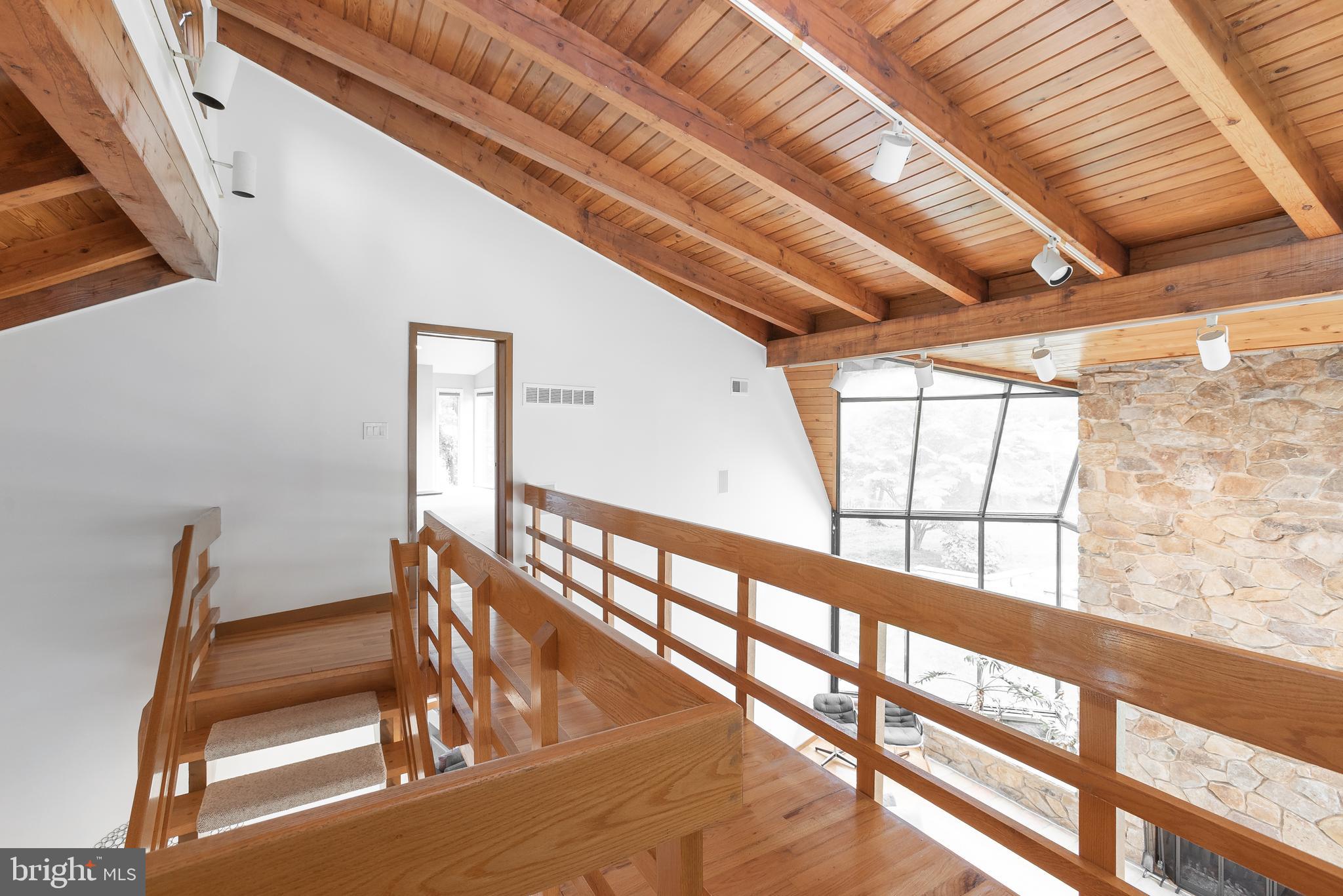 MEADOW BROOK - Residential