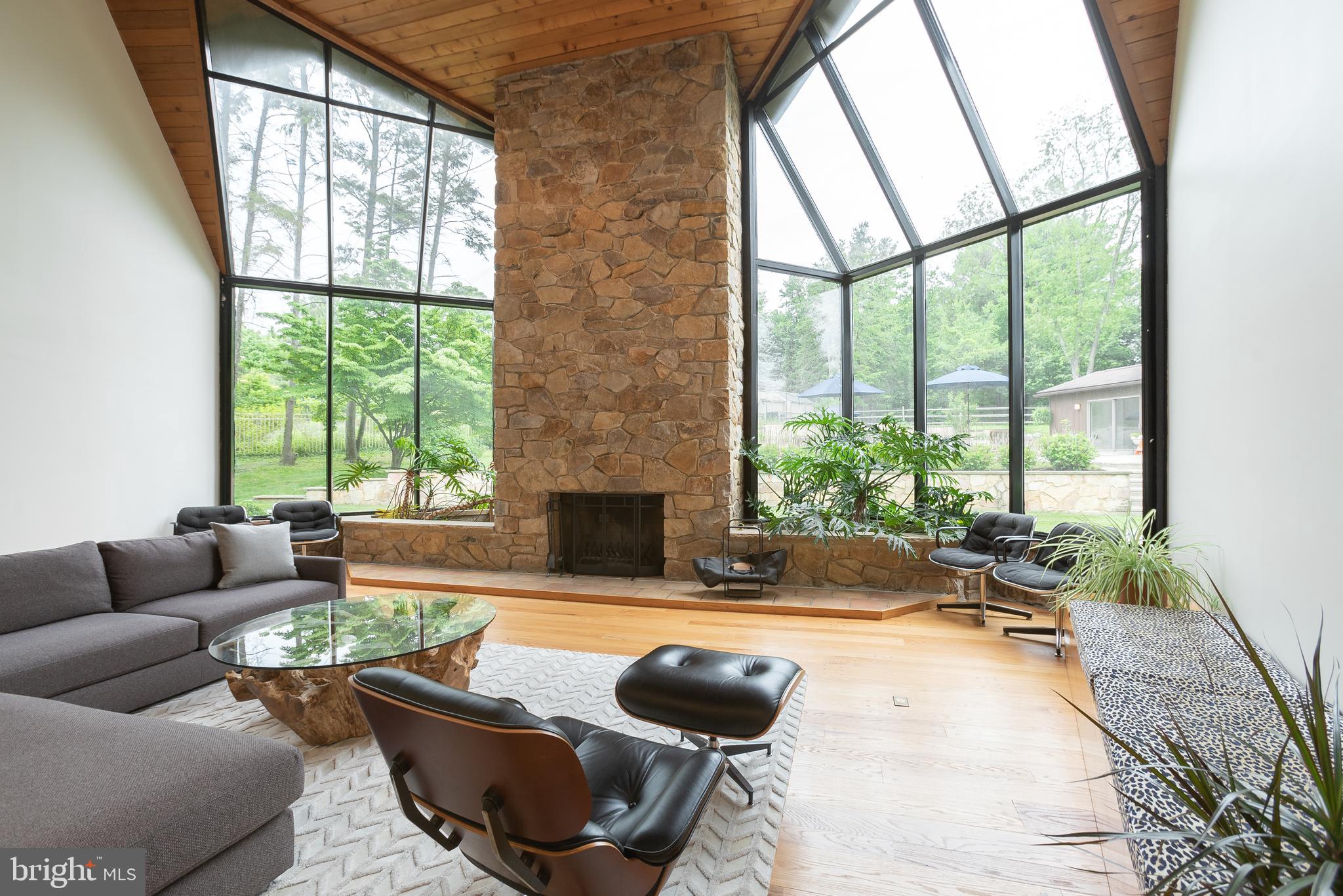 MEADOW BROOK - Residential