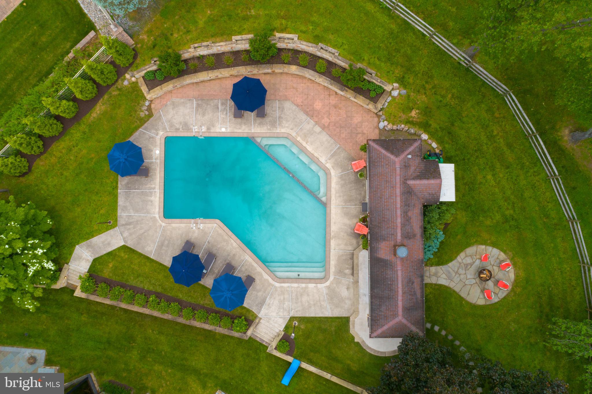 MEADOW BROOK - Residential