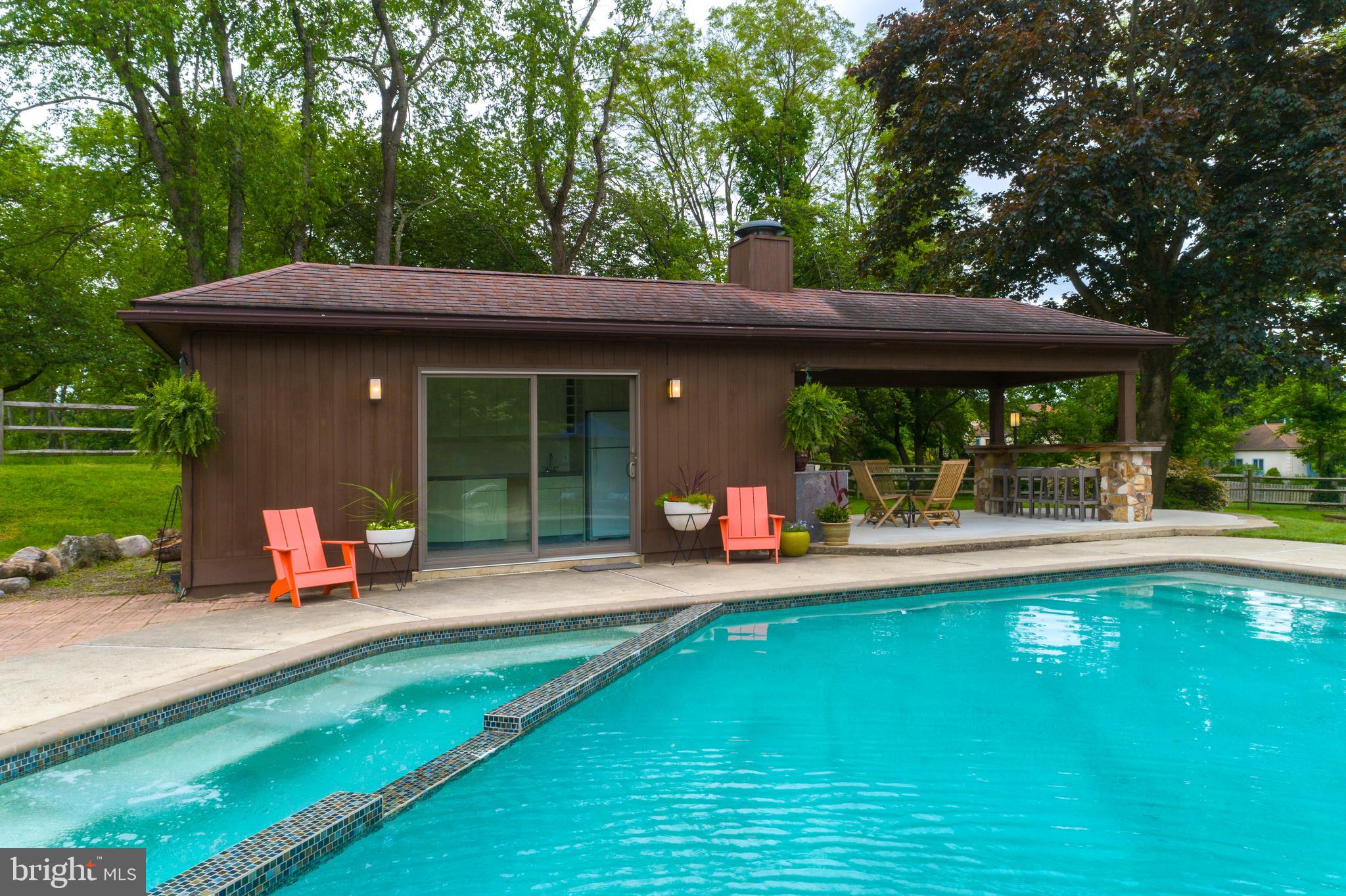 MEADOW BROOK - Residential