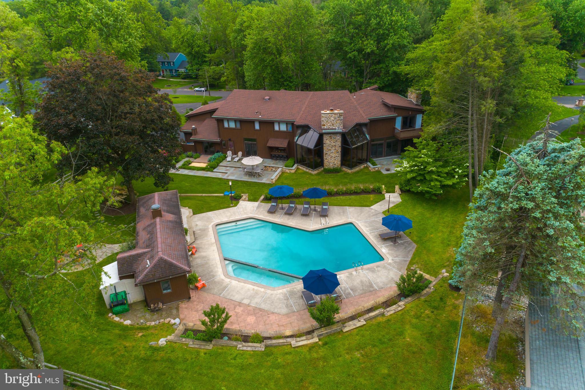 MEADOW BROOK - Residential