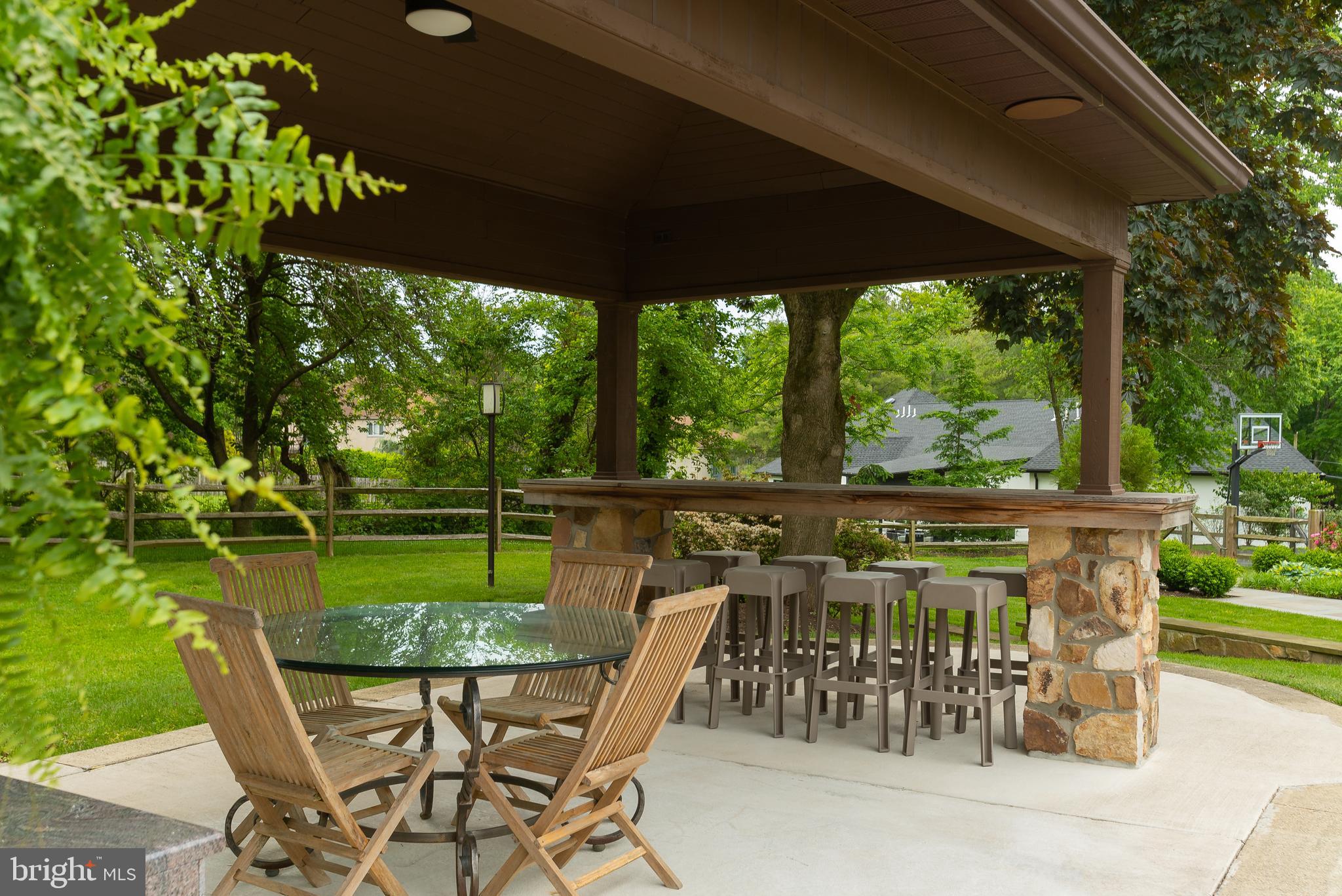 MEADOW BROOK - Residential