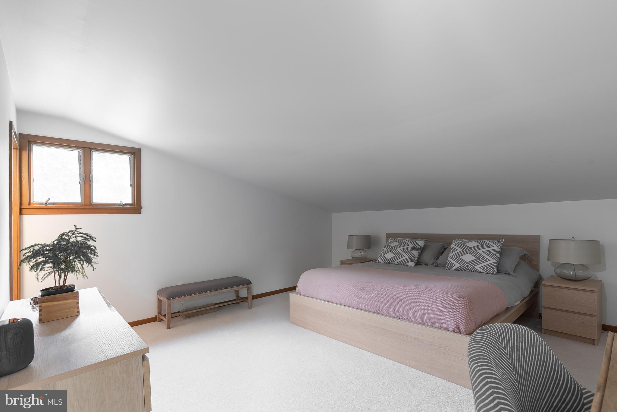 MEADOW BROOK - Residential