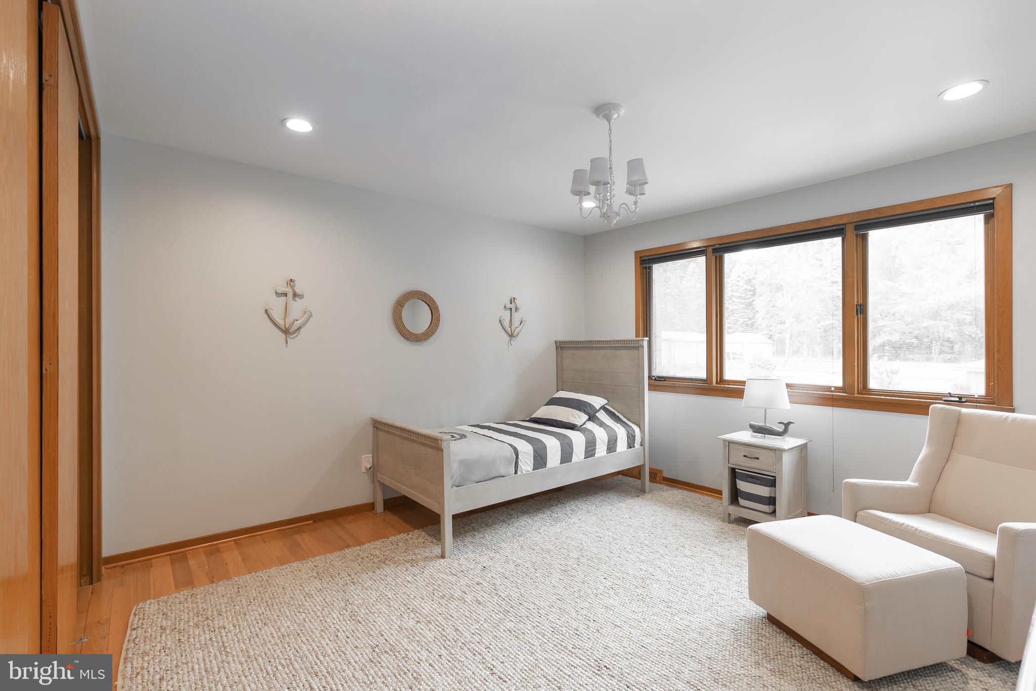 MEADOW BROOK - Residential