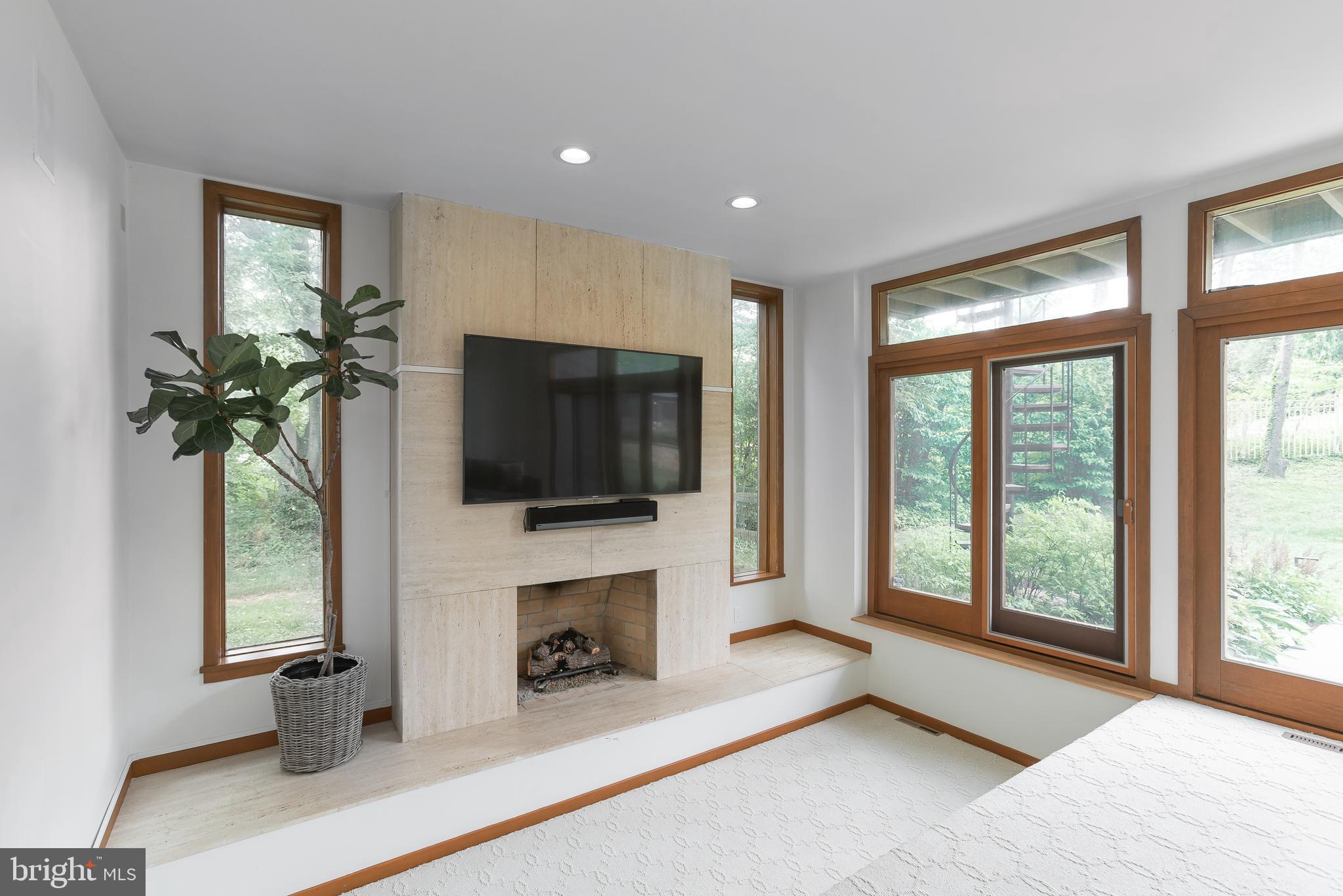 MEADOW BROOK - Residential