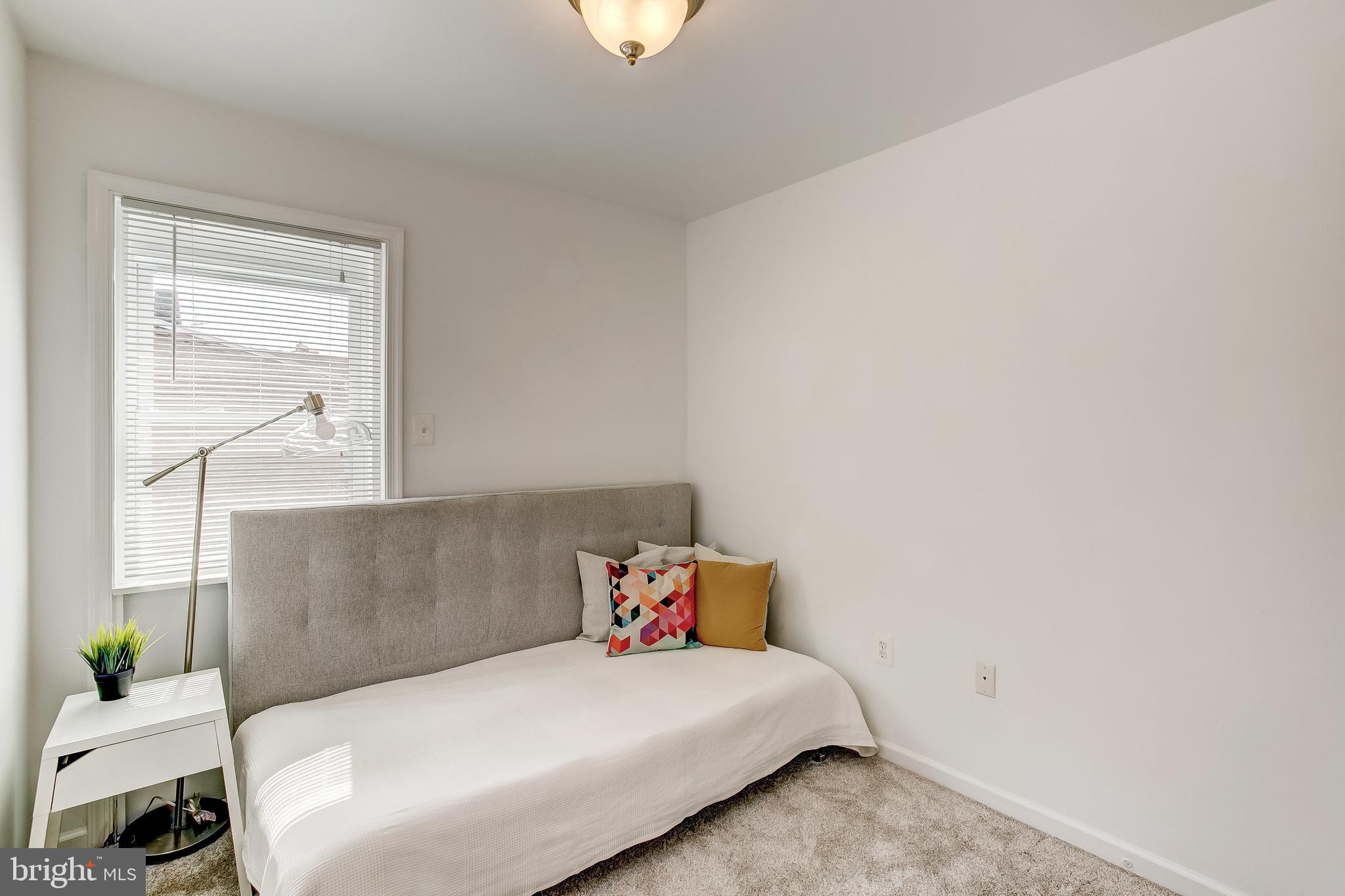 HIGHLANDTOWN - Residential