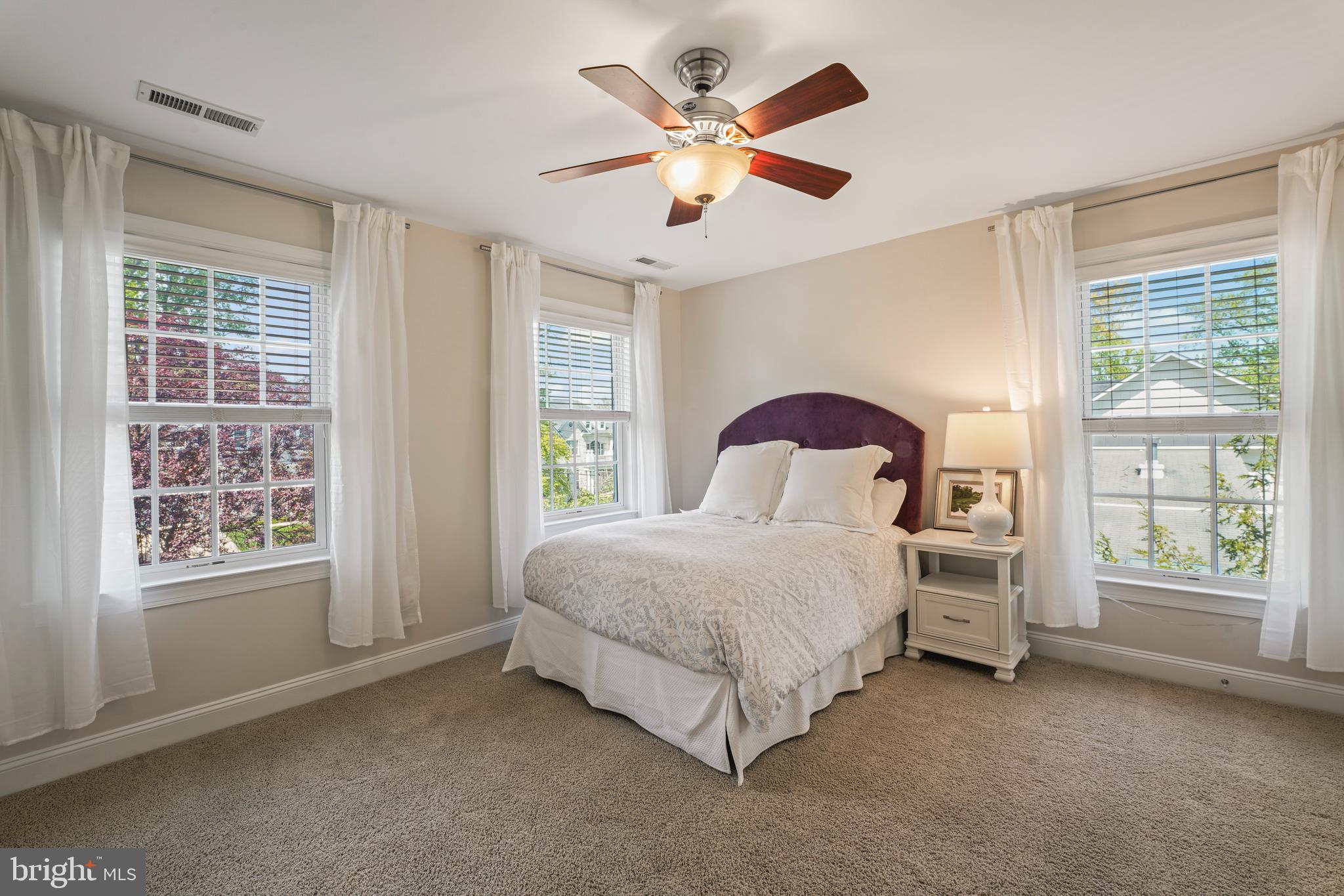 DEVON PARK - Residential