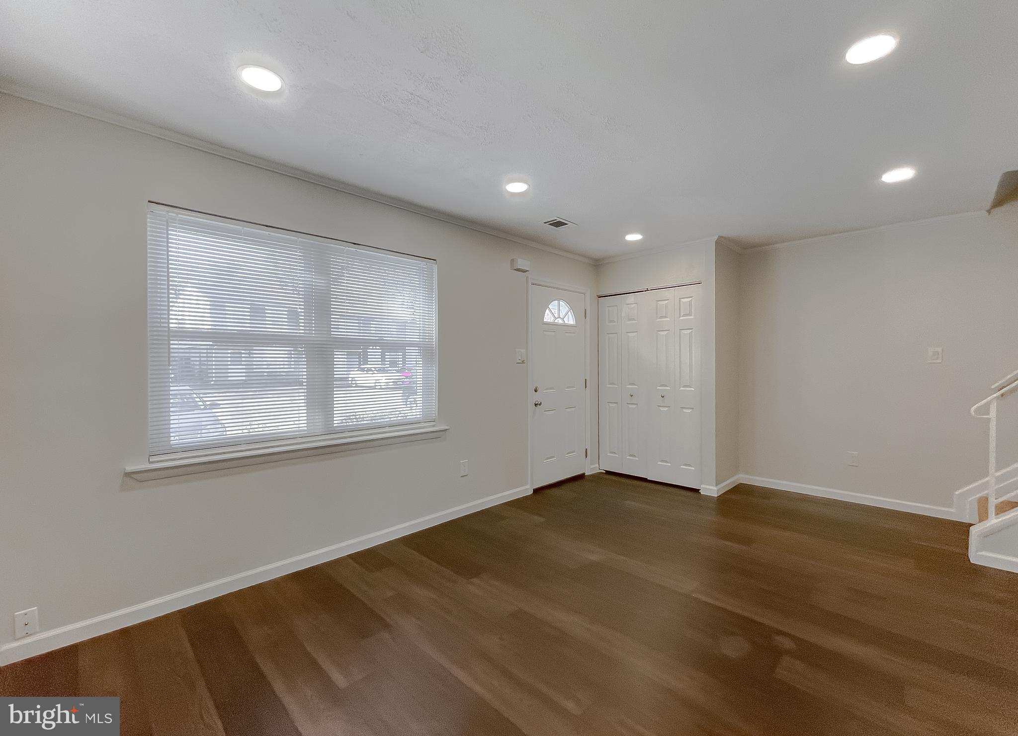 OAK MANOR TWN HSE CONDO - Residential Lease