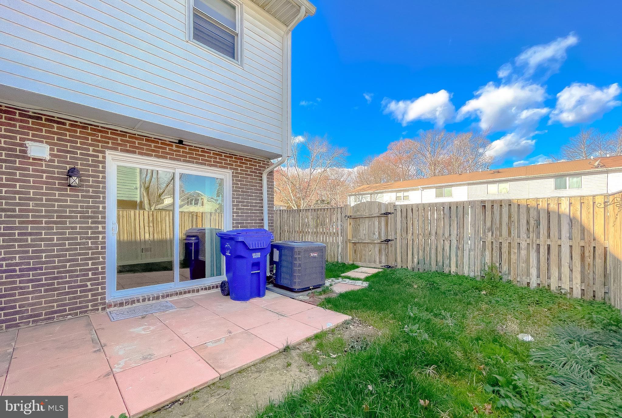 OAK MANOR TWN HSE CONDO - Residential Lease