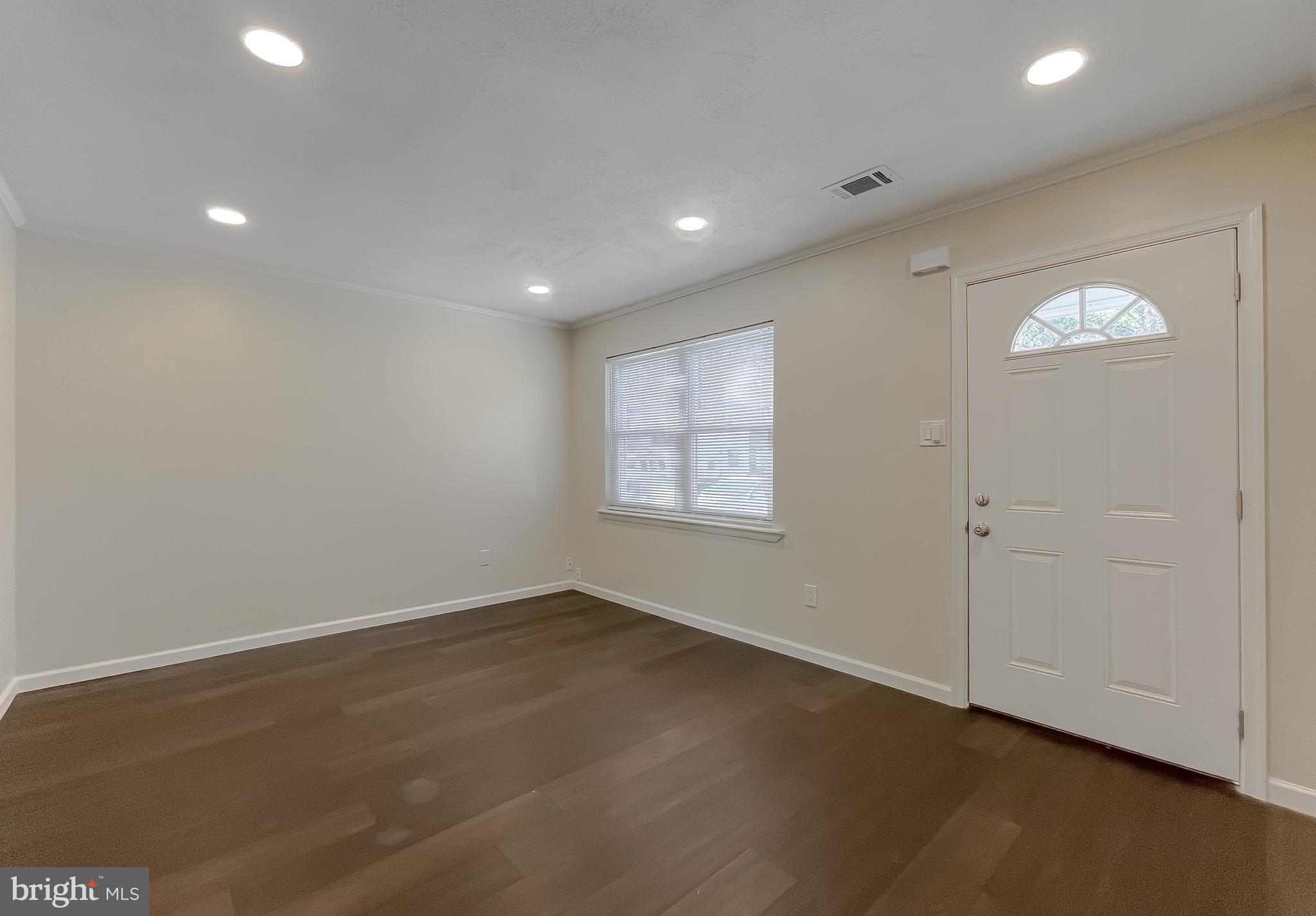 OAK MANOR TWN HSE CONDO - Residential Lease