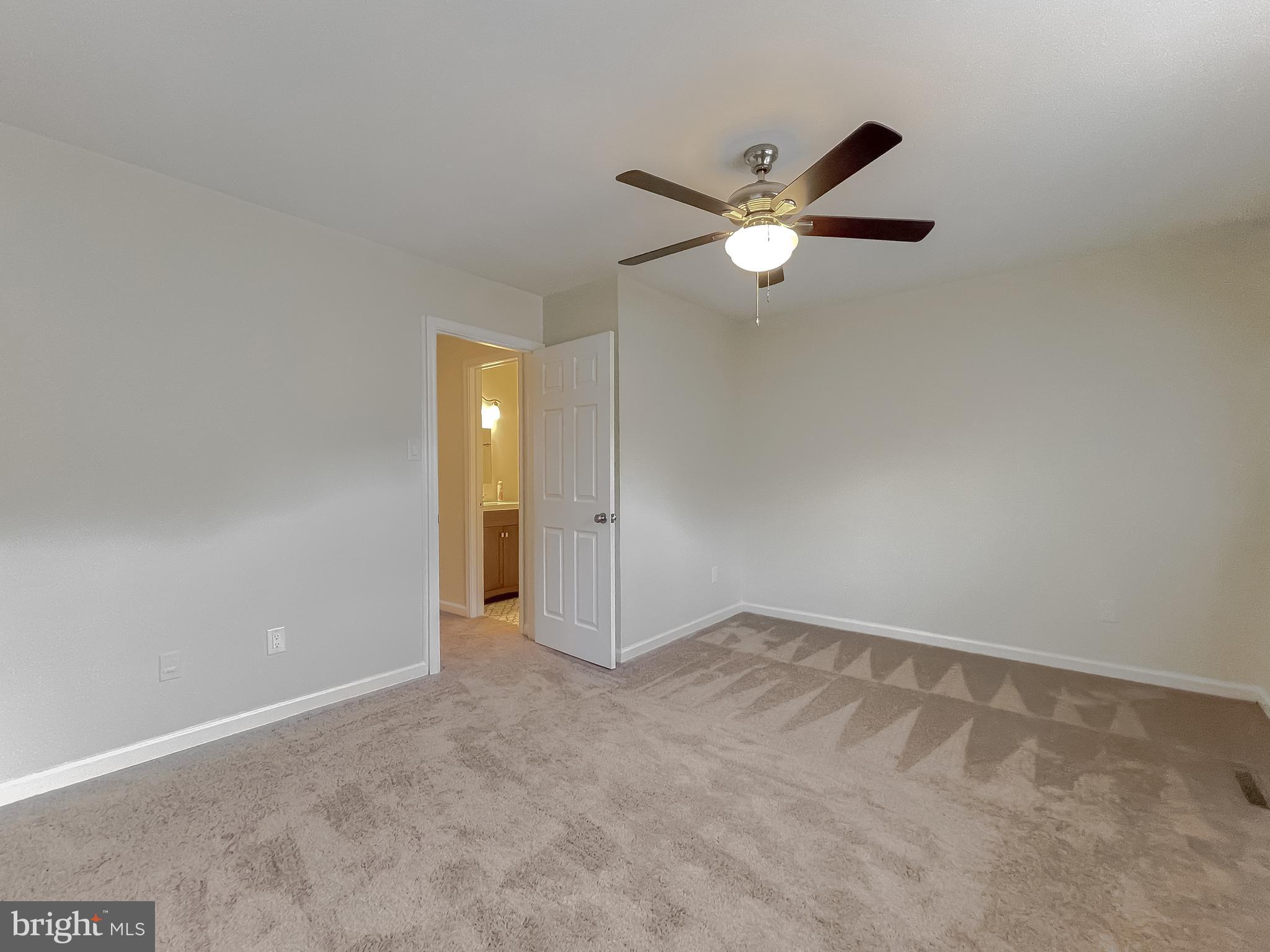 OAK MANOR TWN HSE CONDO - Residential Lease