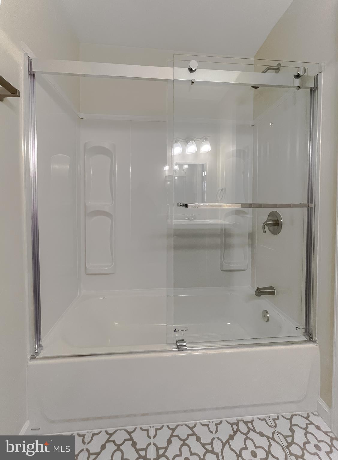 OAK MANOR TWN HSE CONDO - Residential Lease