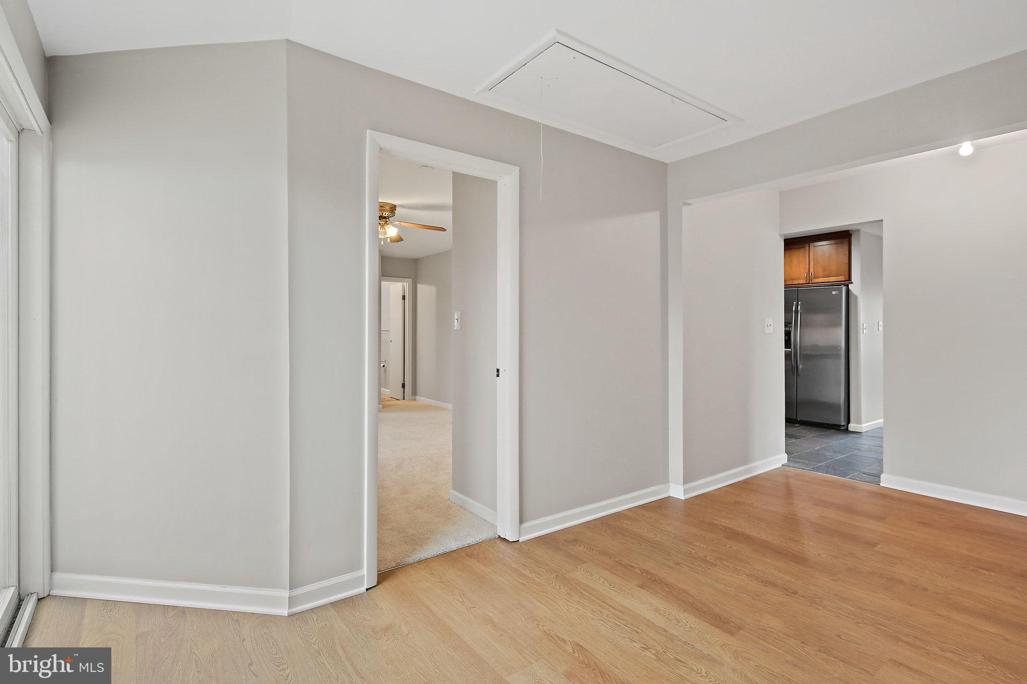 COUNTRY CLUB MANOR - Residential