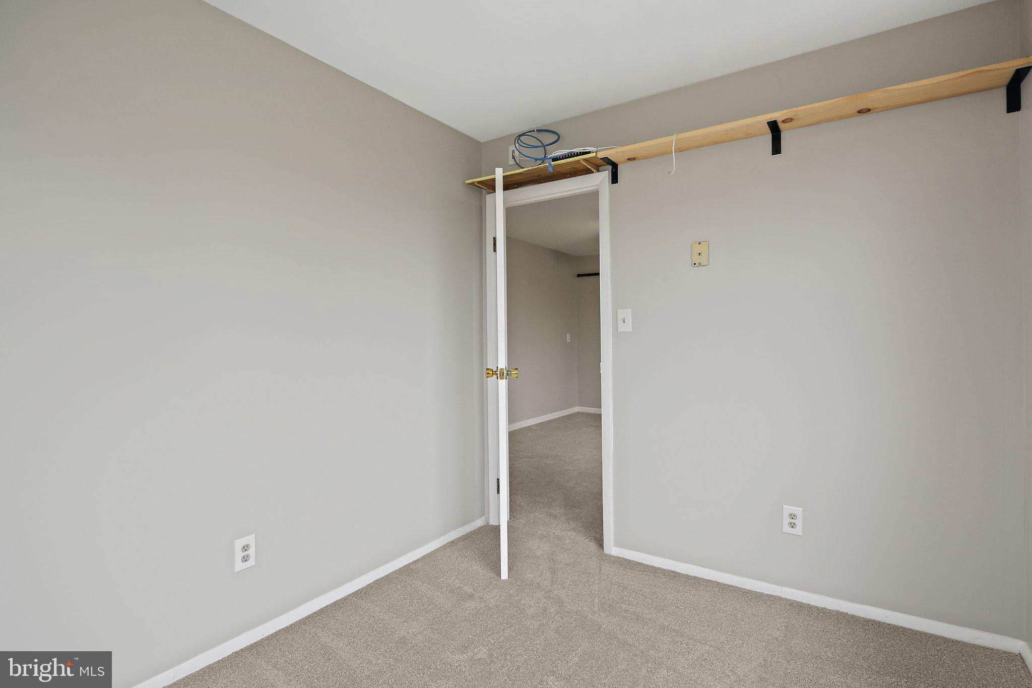 COUNTRY CLUB MANOR - Residential