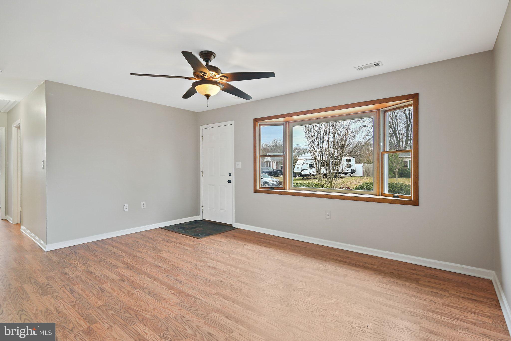 COUNTRY CLUB MANOR - Residential