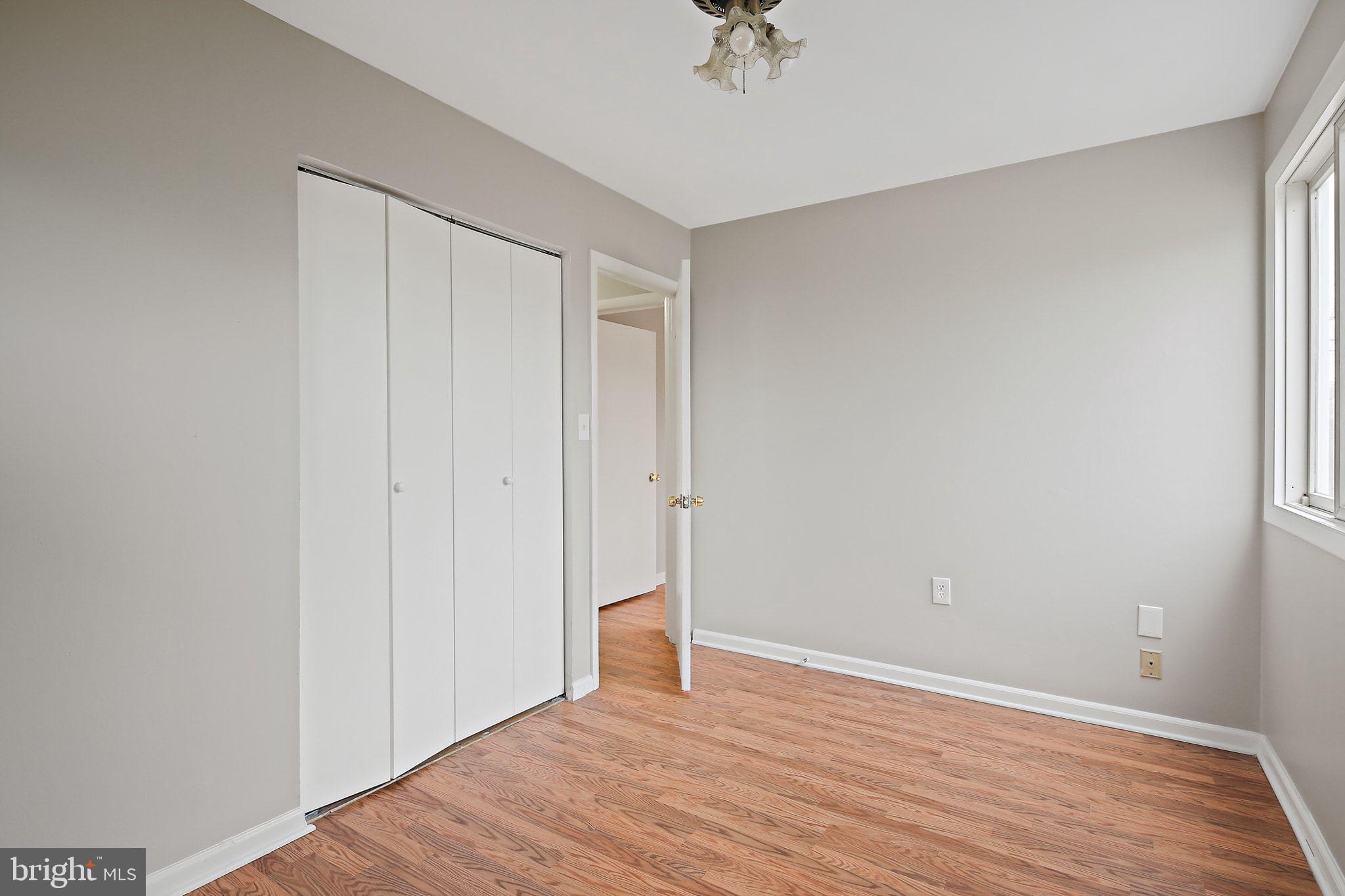 COUNTRY CLUB MANOR - Residential