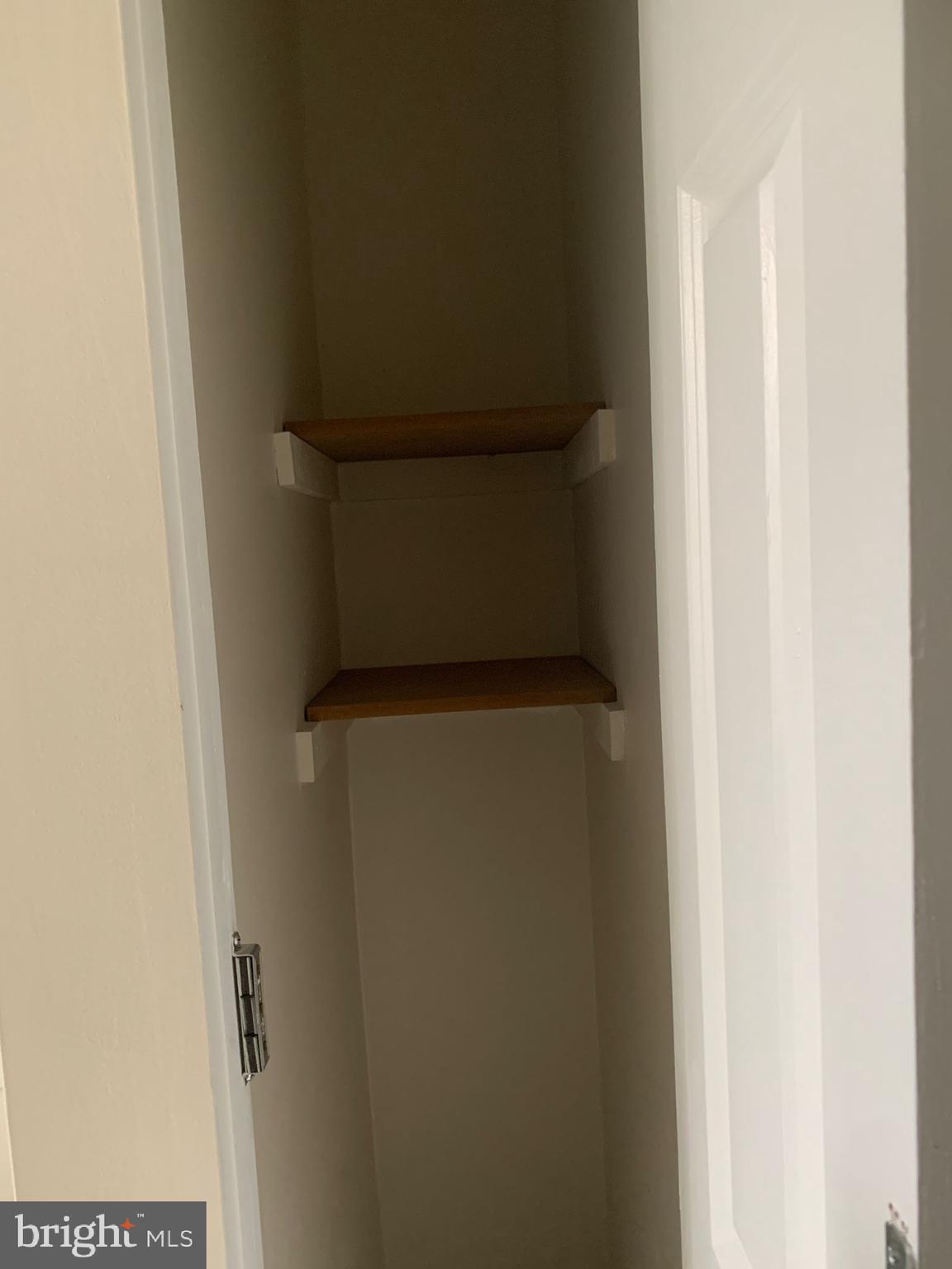 QUEEN VILLAGE - Residential