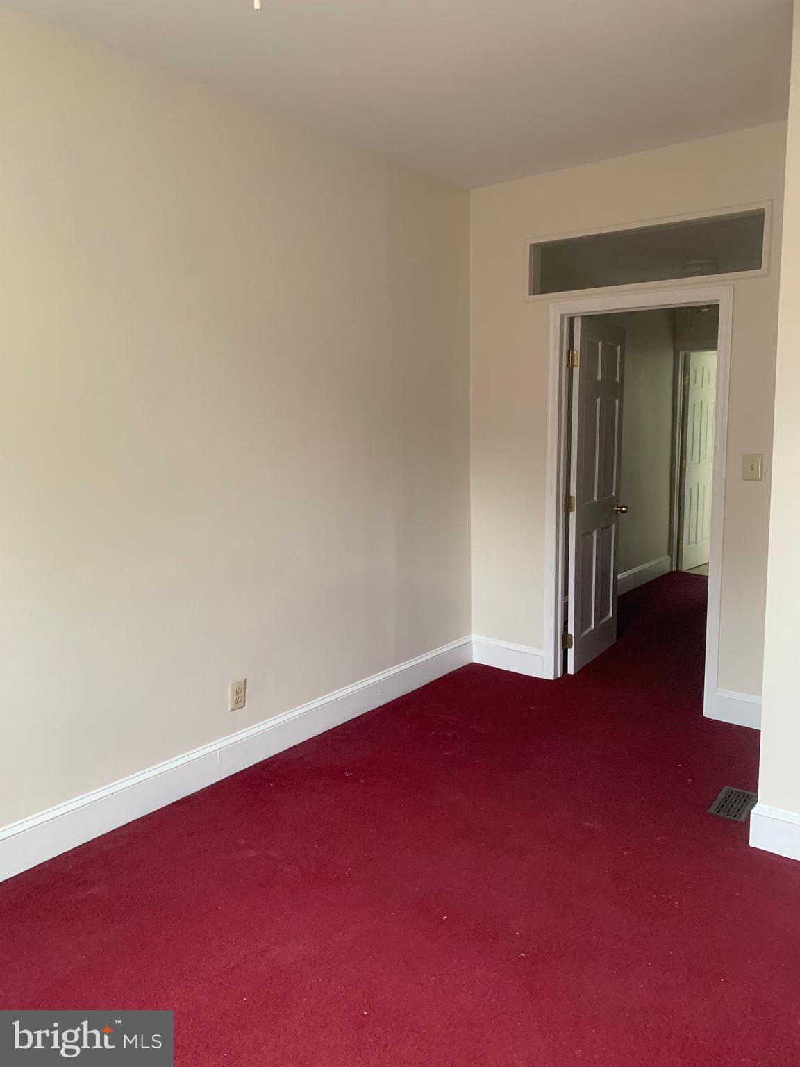 QUEEN VILLAGE - Residential