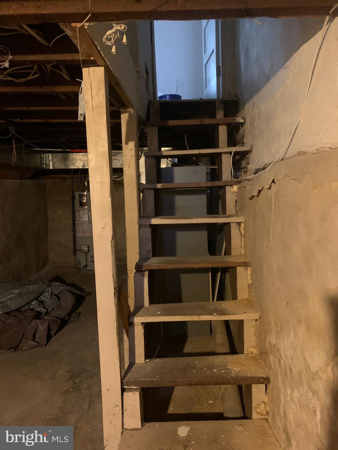 QUEEN VILLAGE - Residential