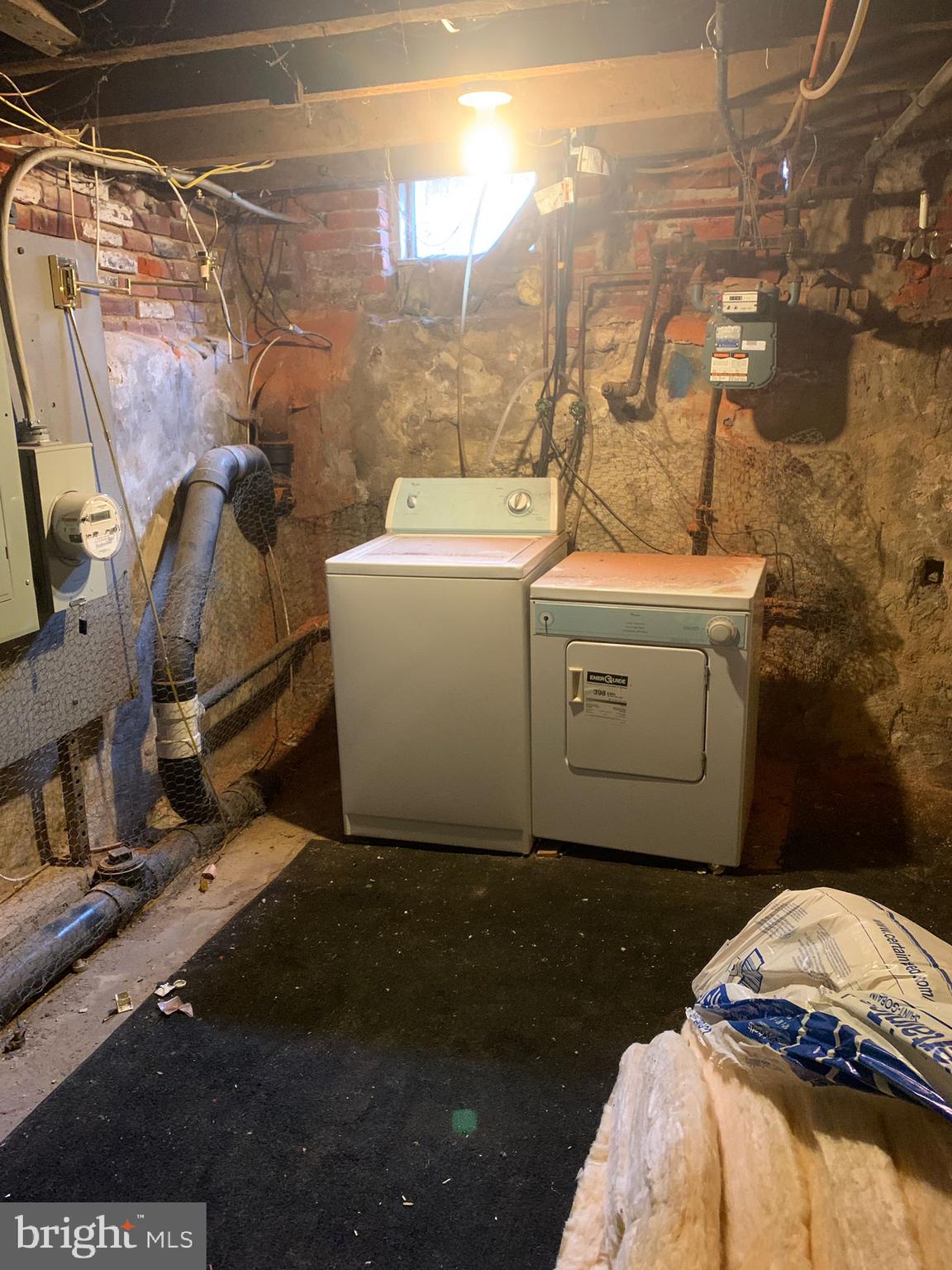 QUEEN VILLAGE - Residential