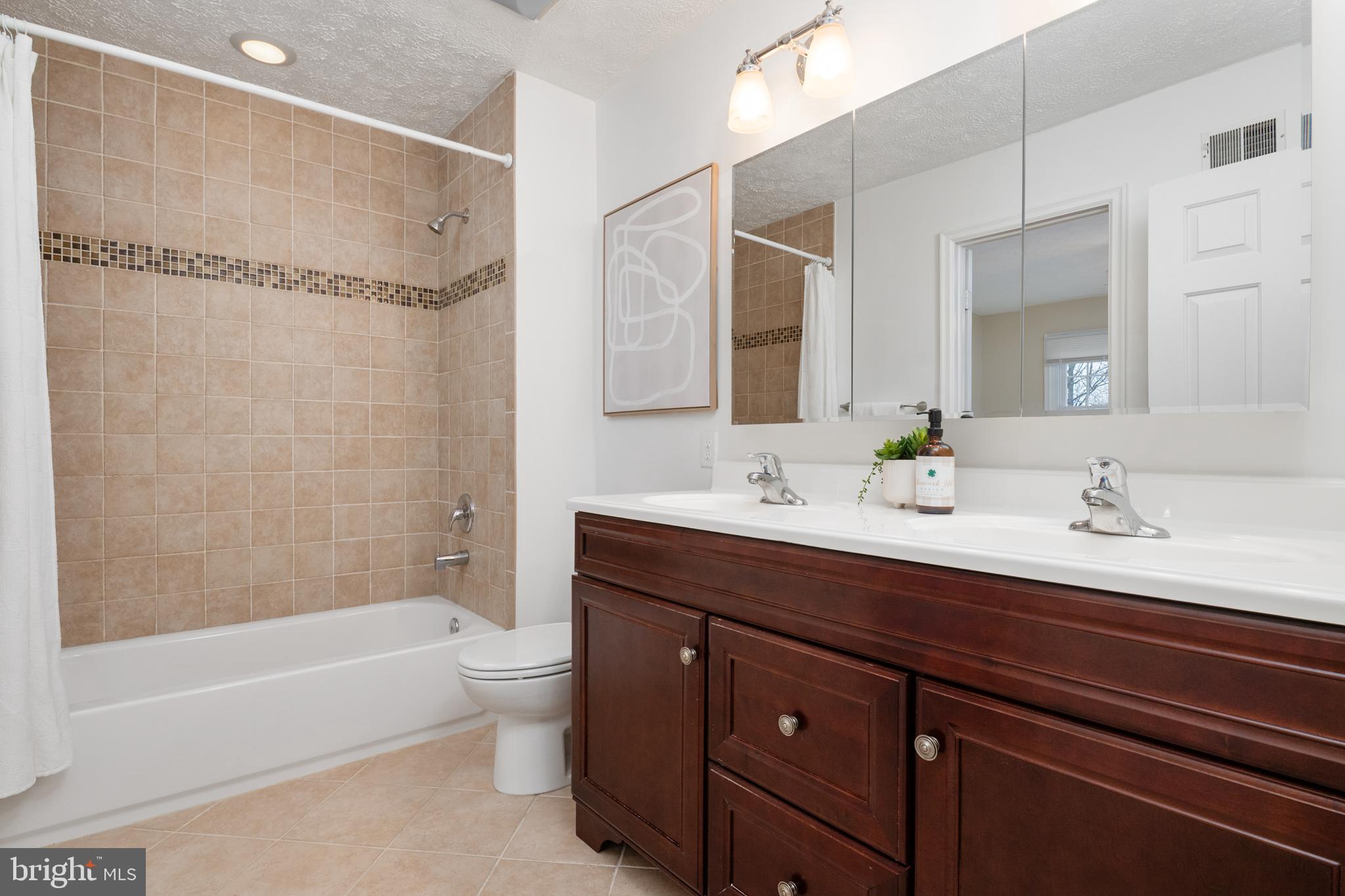 CROSBY HILL - Residential