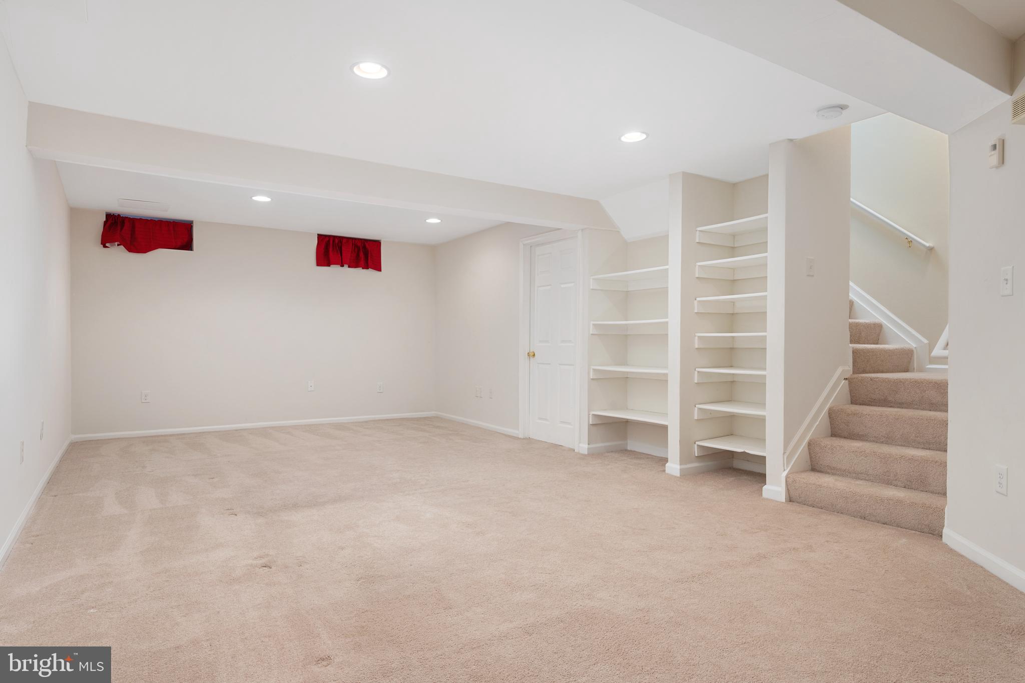 CROSBY HILL - Residential