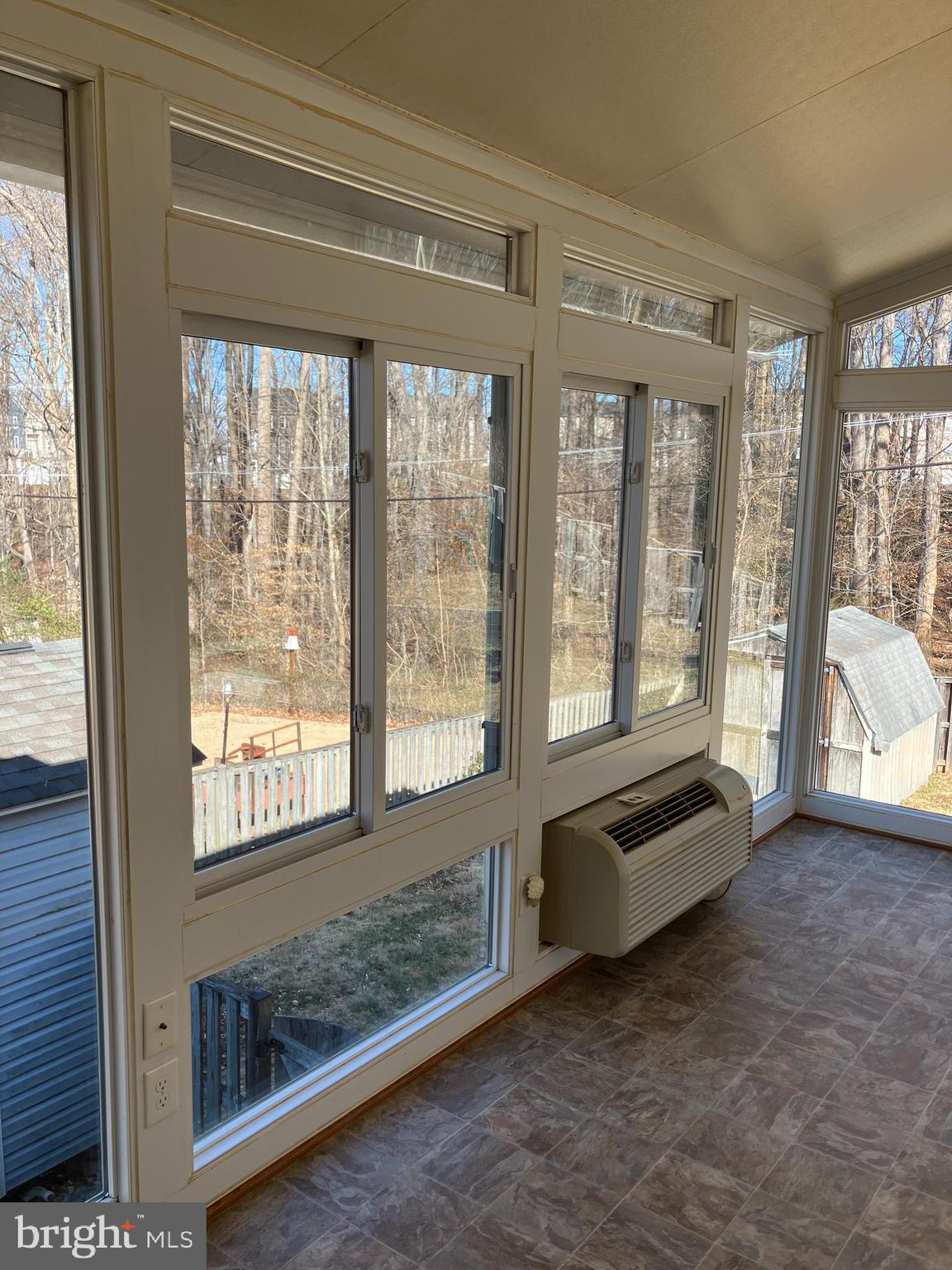 NORTH INDIAN HEAD ESTATES - Residential