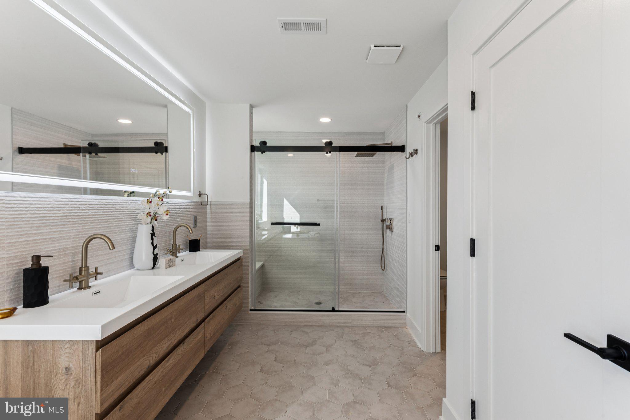 PHILADELPHIA - Residential